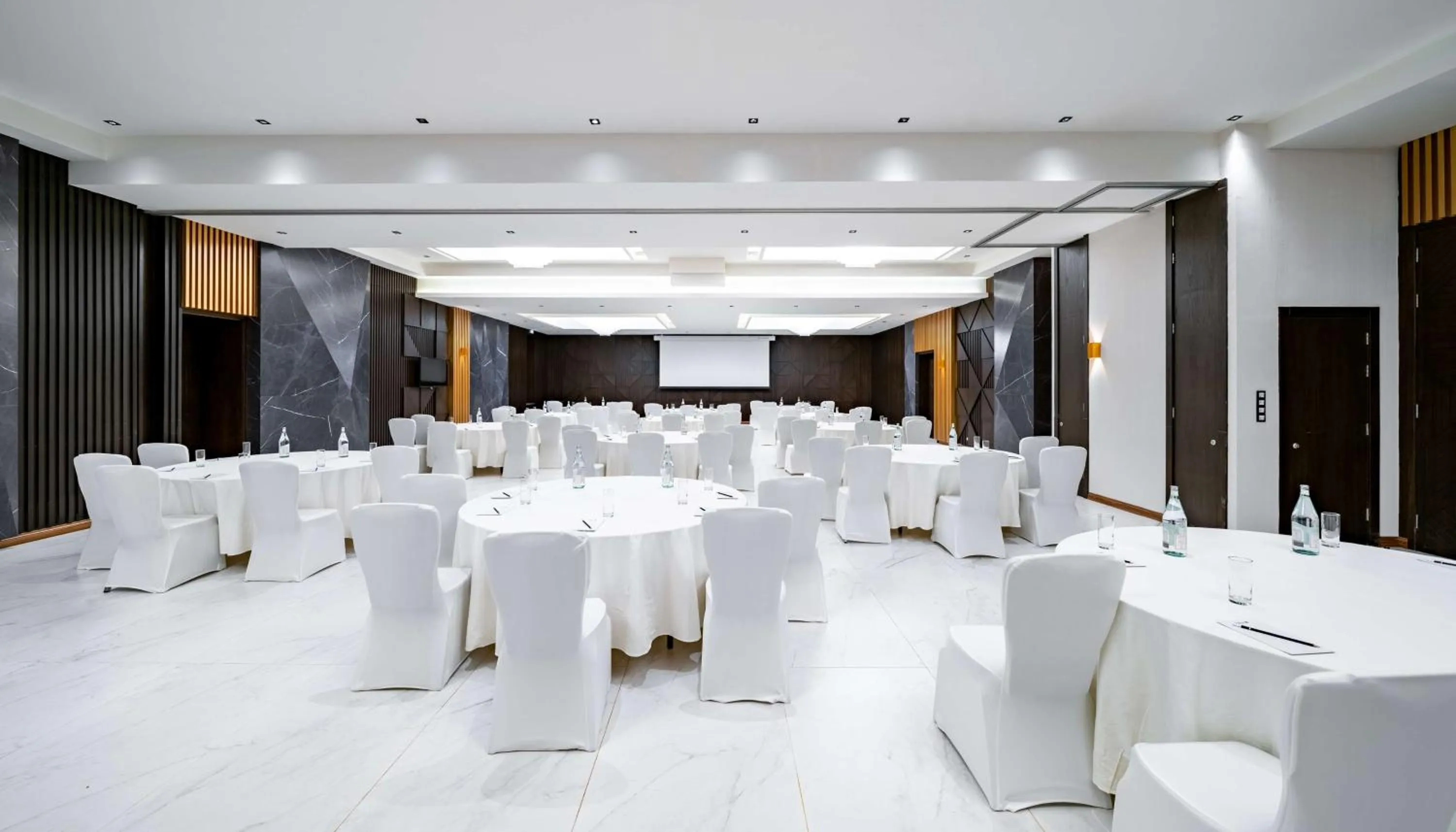 Meeting/conference room in Radisson Blu Hotel Riyadh Qurtuba