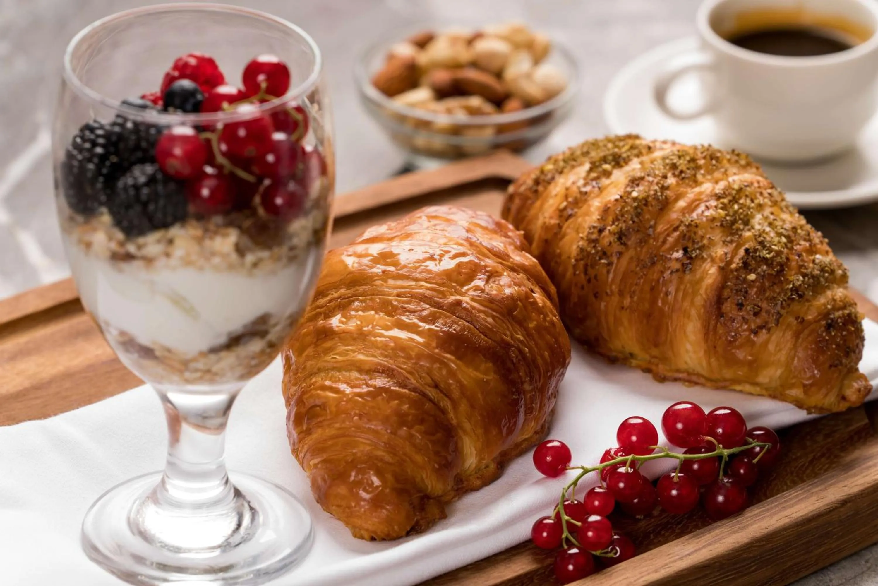 Restaurant/places to eat in Radisson Blu Hotel Riyadh Qurtuba