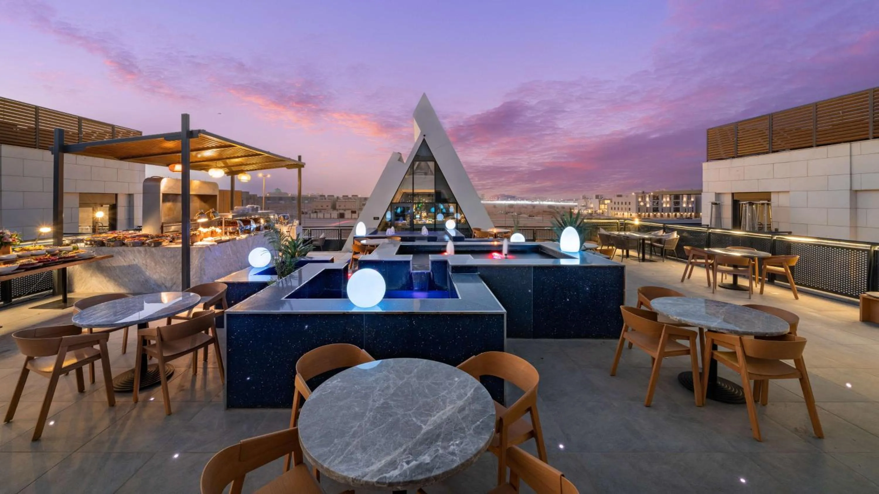 Restaurant/places to eat in Radisson Blu Hotel Riyadh Qurtuba