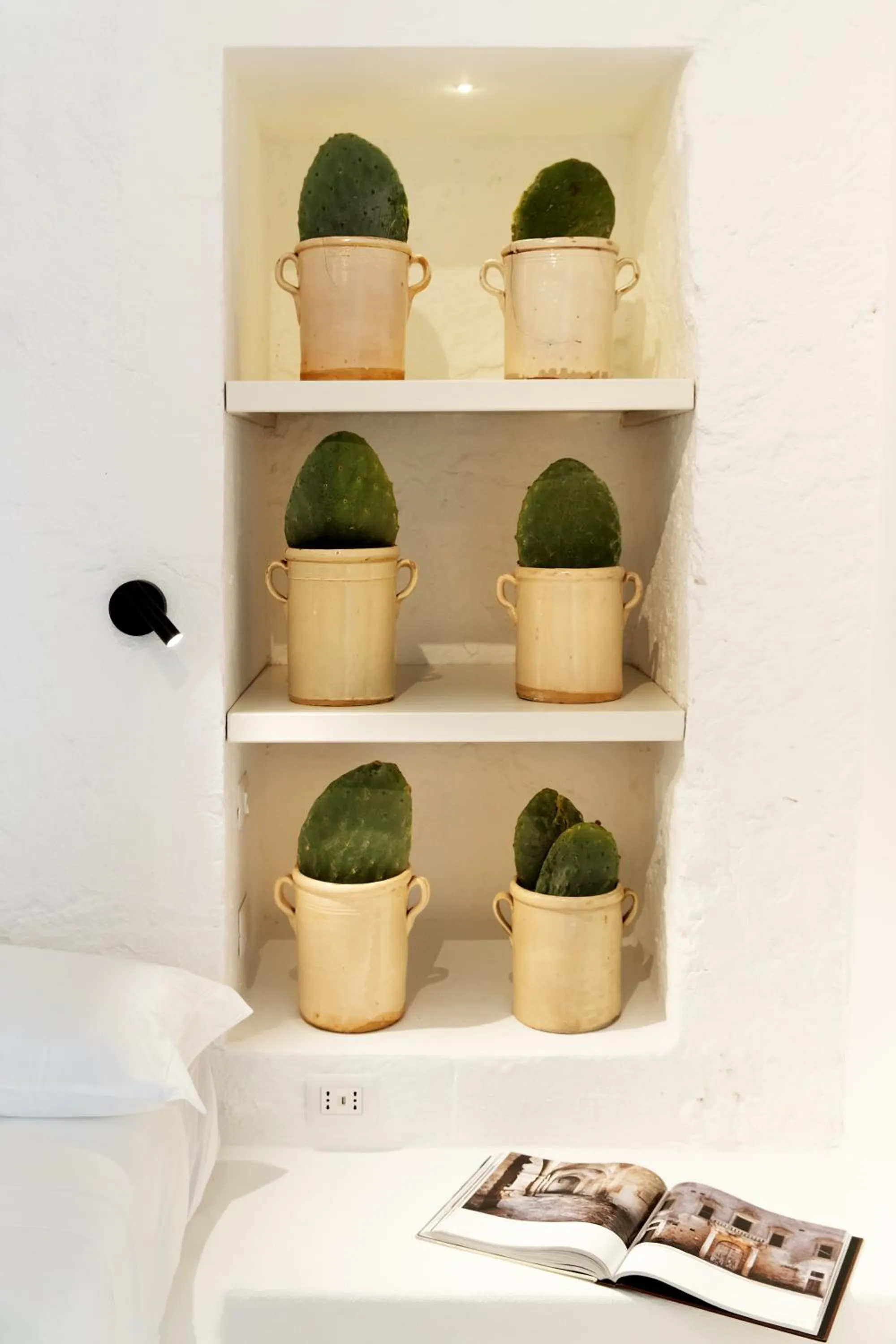 Decorative detail in Corte Manfredi