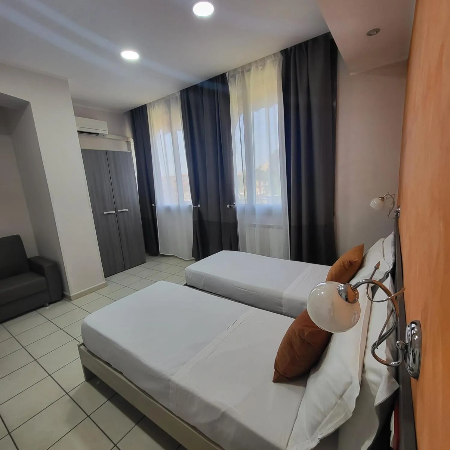 Bed in Mg Palace Hotel Costa del Sole