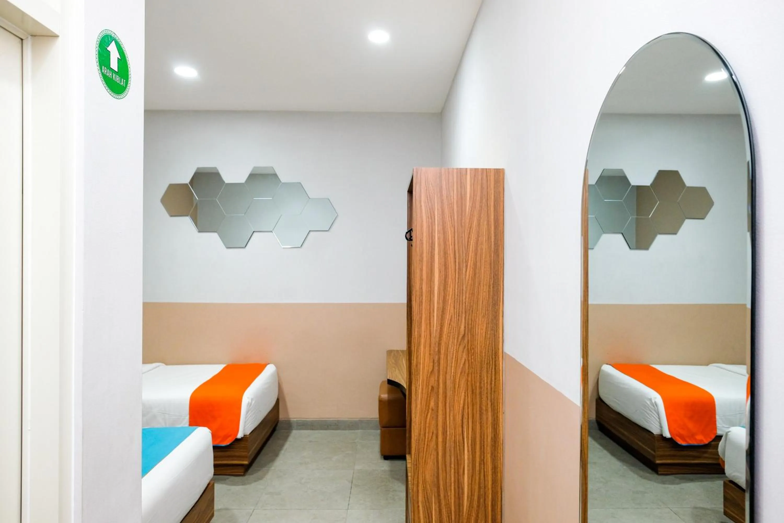 Bedroom, Bed in Sans Hotel Rajawali Surabaya by RedDoorz