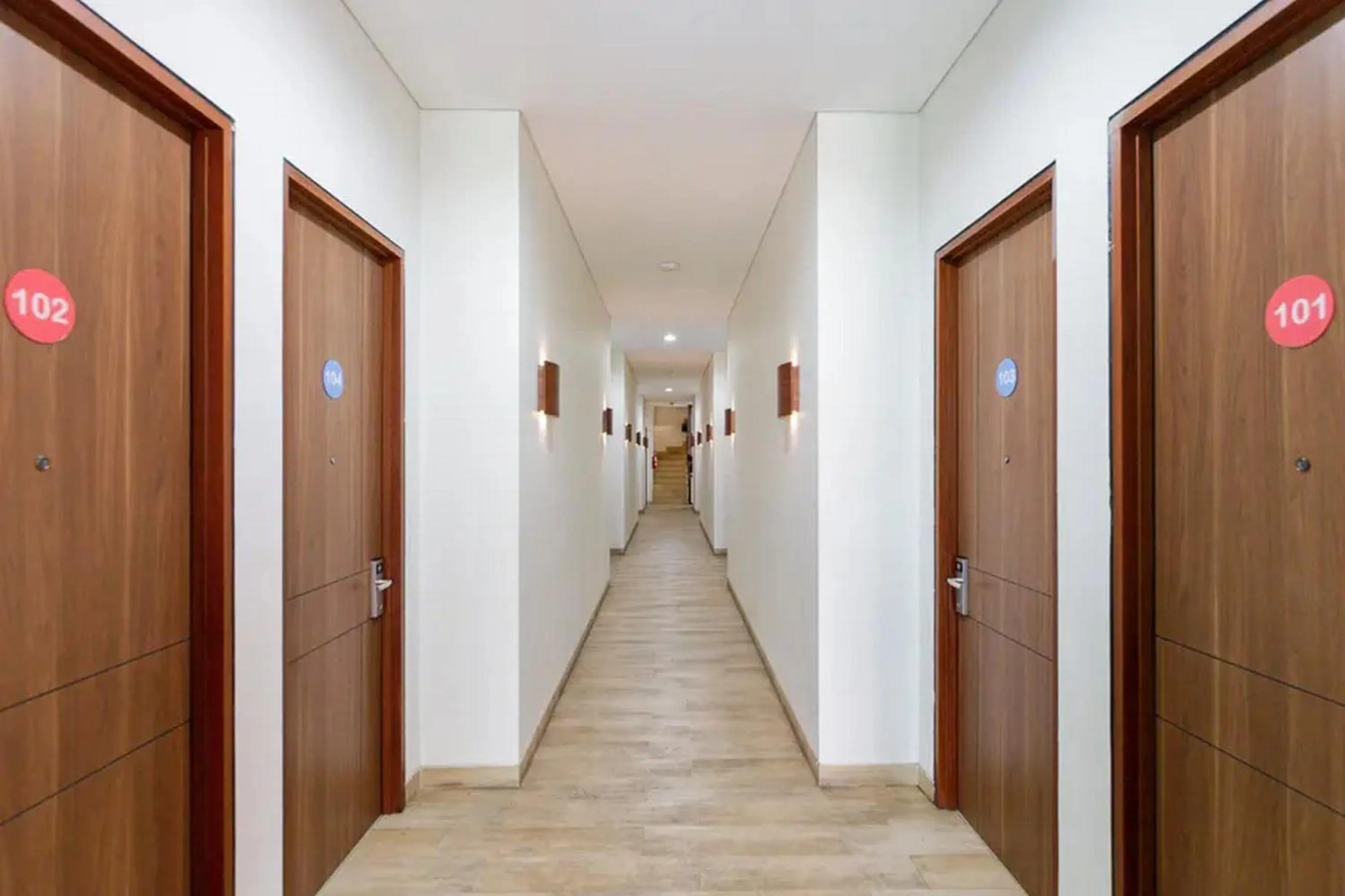 Property building in Sans Hotel Rajawali Surabaya by RedDoorz