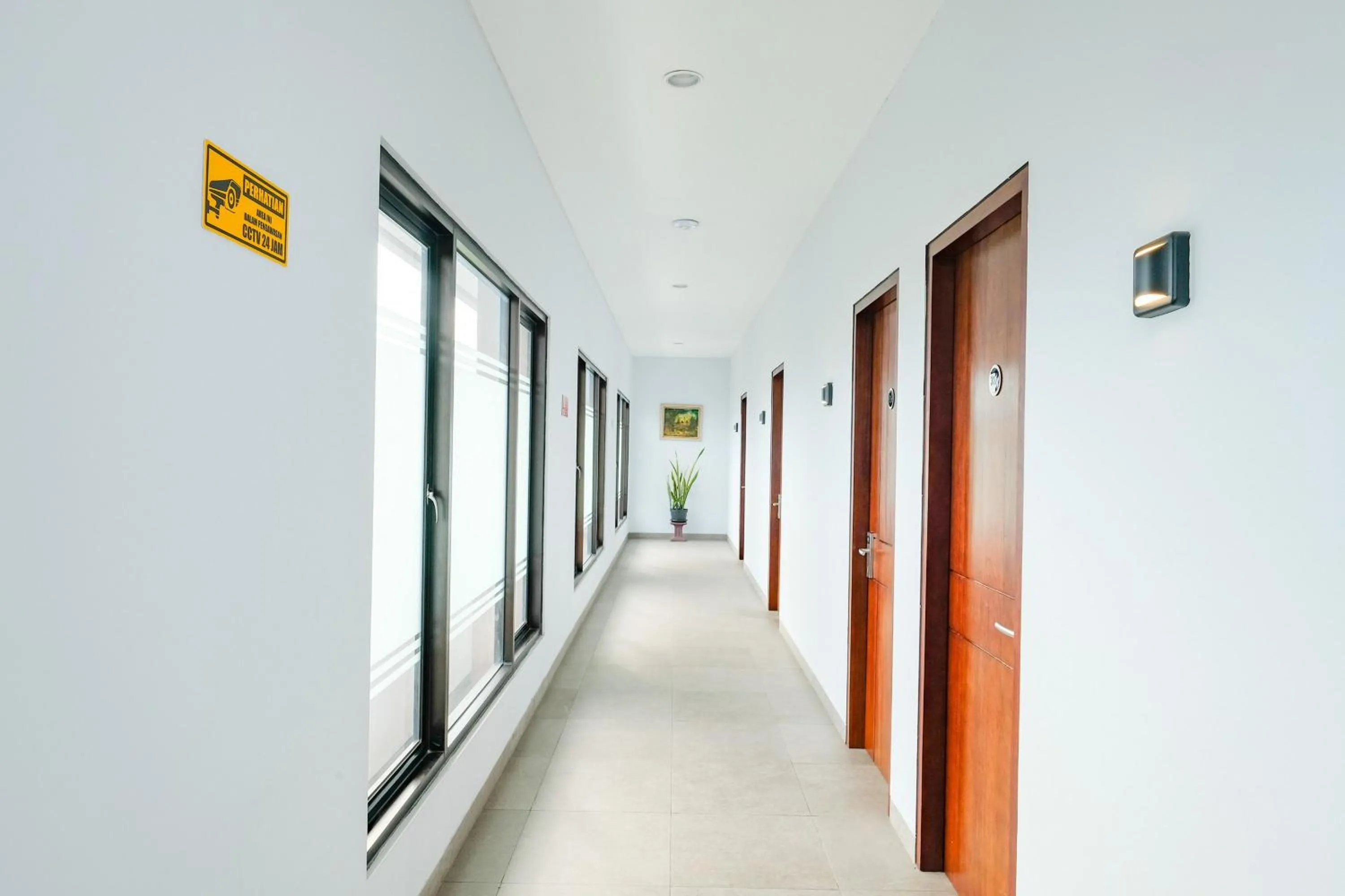 Property building in Sans Hotel Rajawali Surabaya by RedDoorz