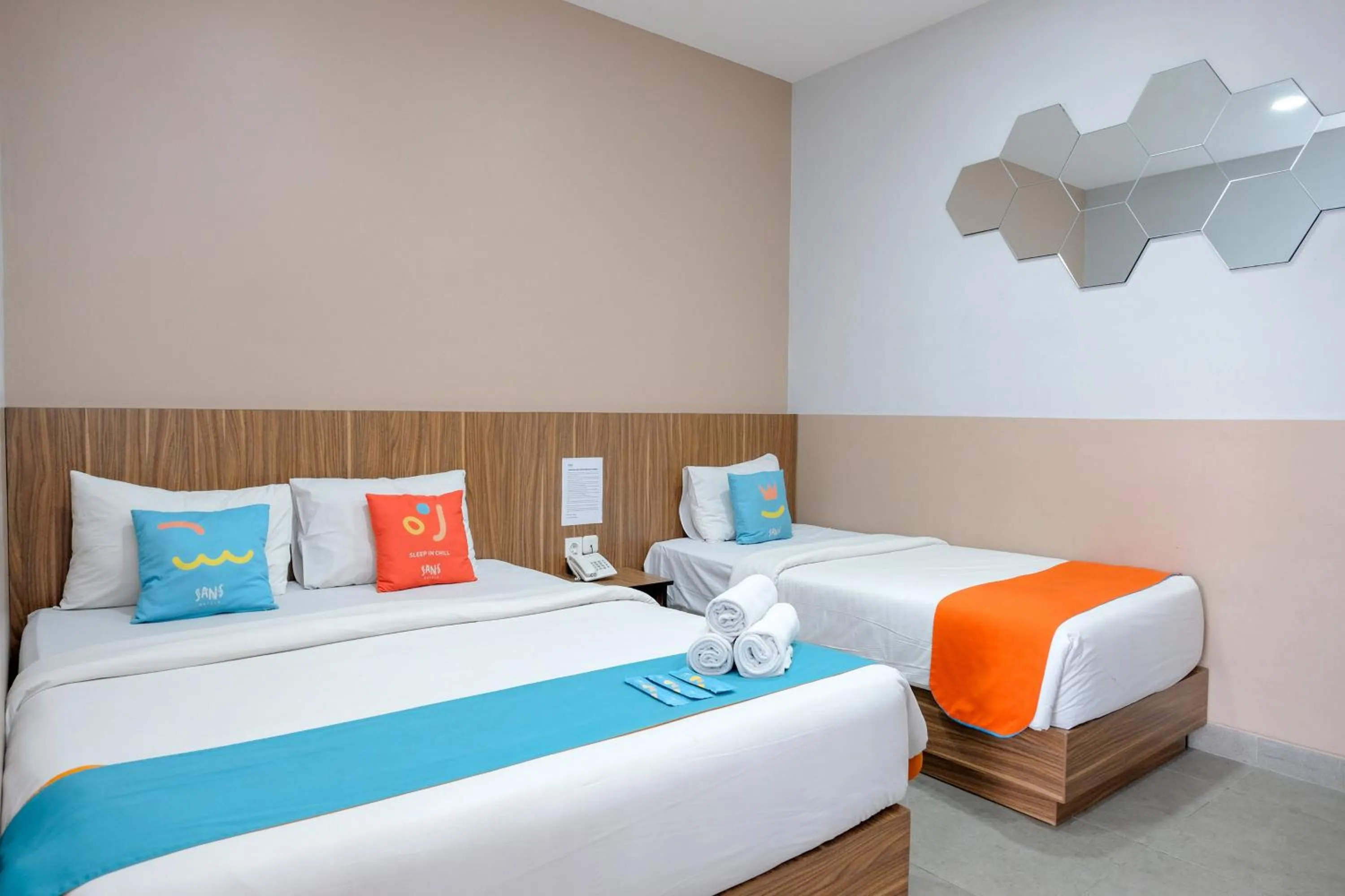 Bedroom, Bed in Sans Hotel Rajawali Surabaya by RedDoorz