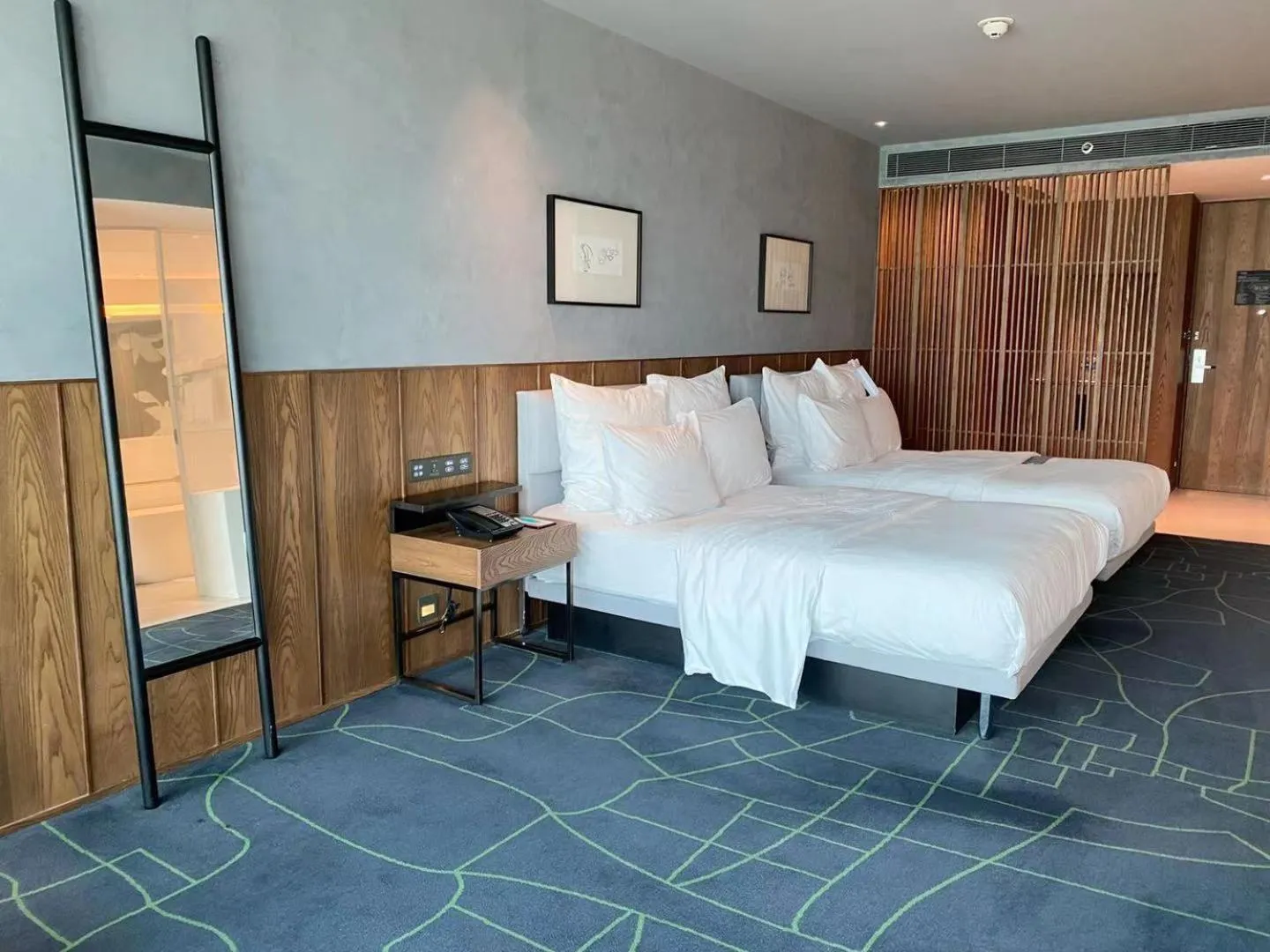 Bed in Le Meridien Zhengzhou