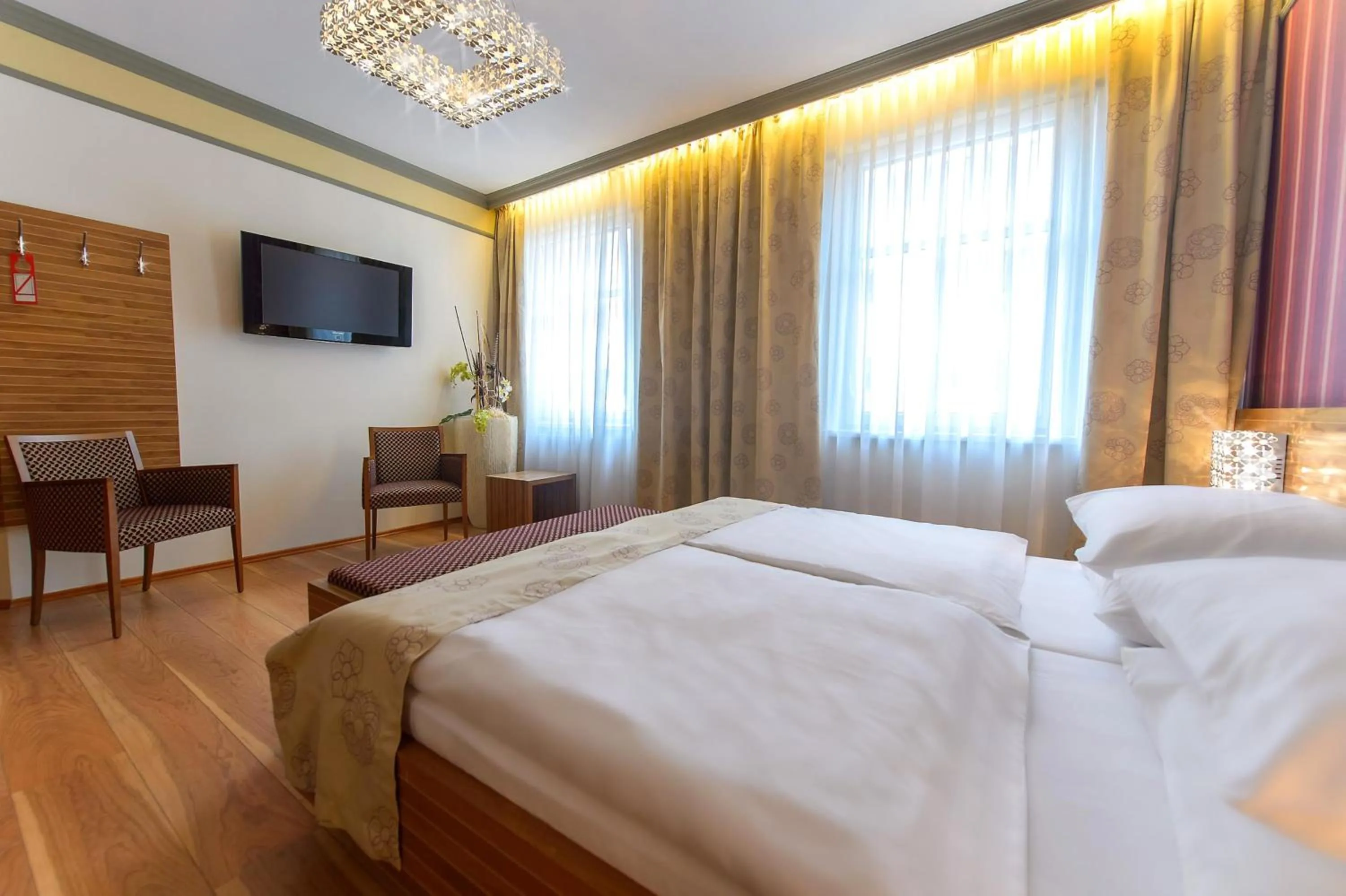 Photo of the whole room, Bed in Hotel Vienna beim Prater