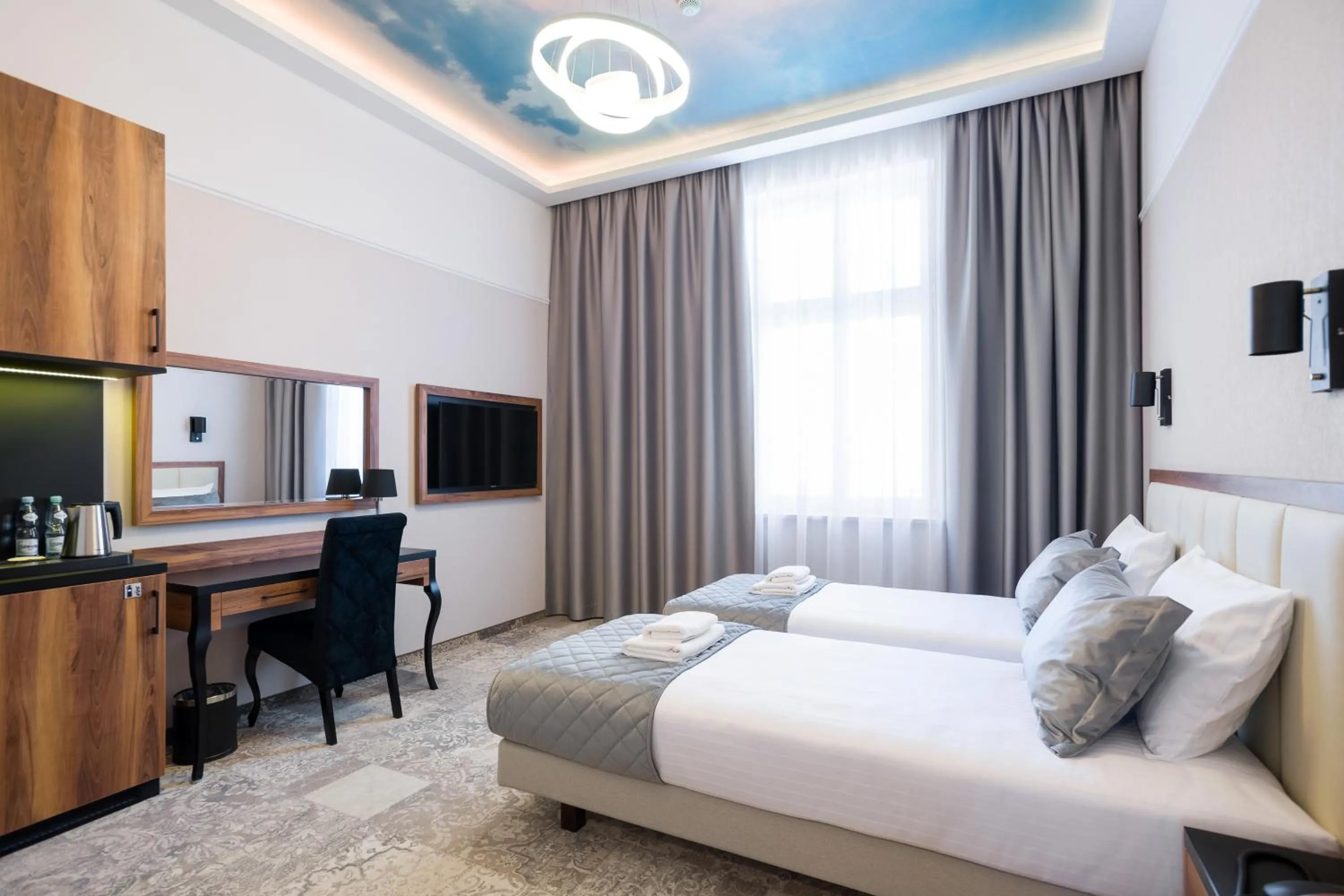 Photo of the whole room, Bed in Sky Hotel Kraków