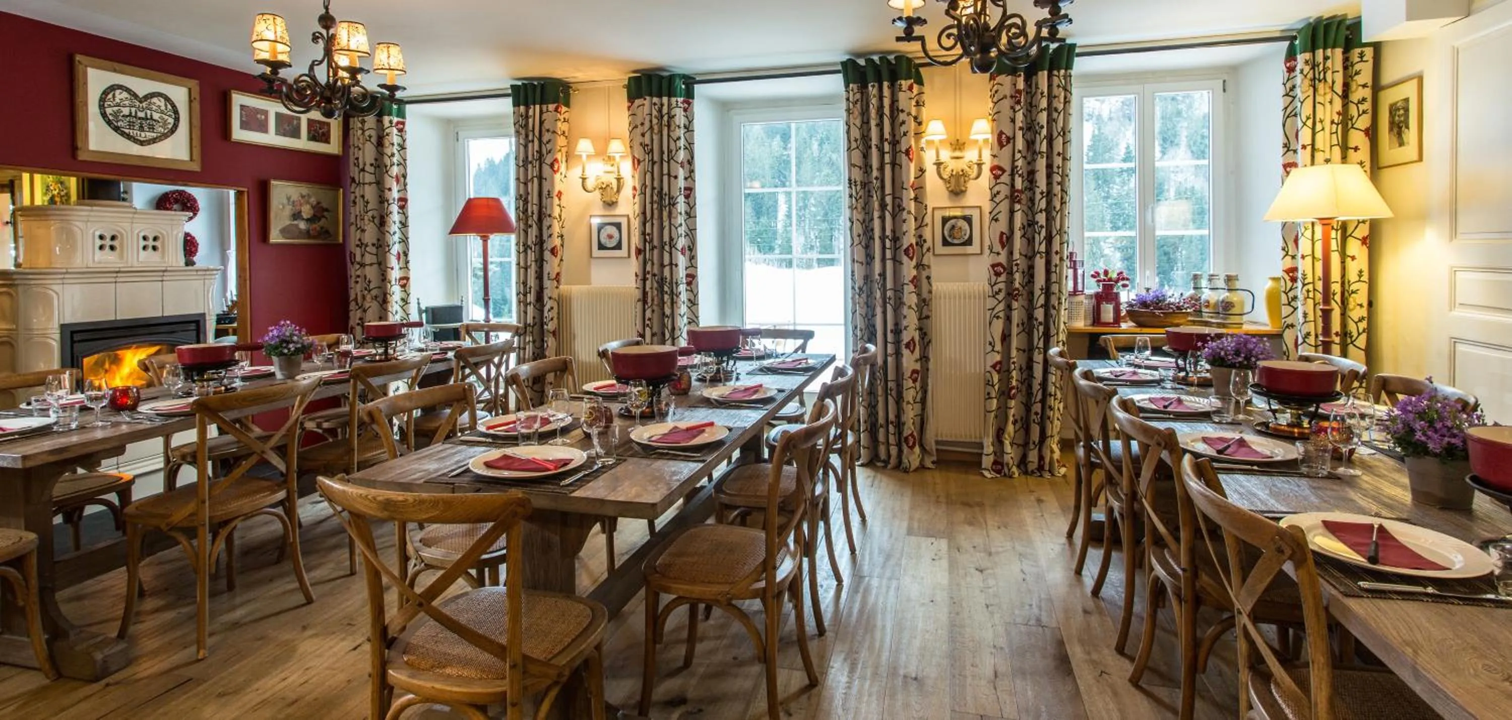 Restaurant/places to eat in Historic Hotel du Pillon