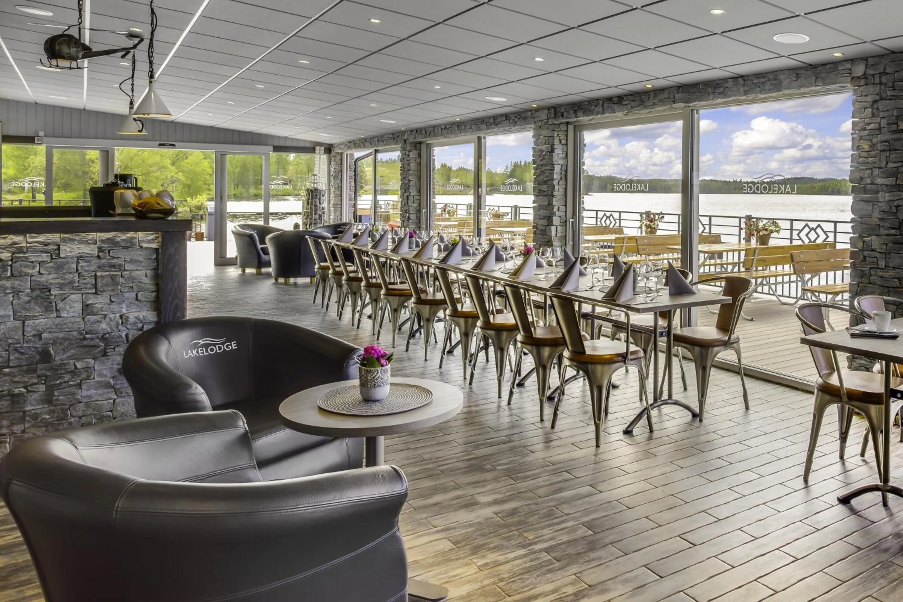 Restaurant/places to eat in Lakelodge