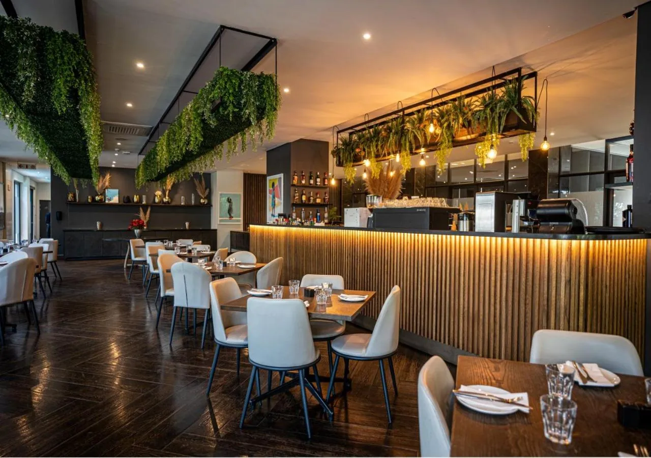 Restaurant/places to eat in The Catalyst Apartment Hotel by NEWMARK