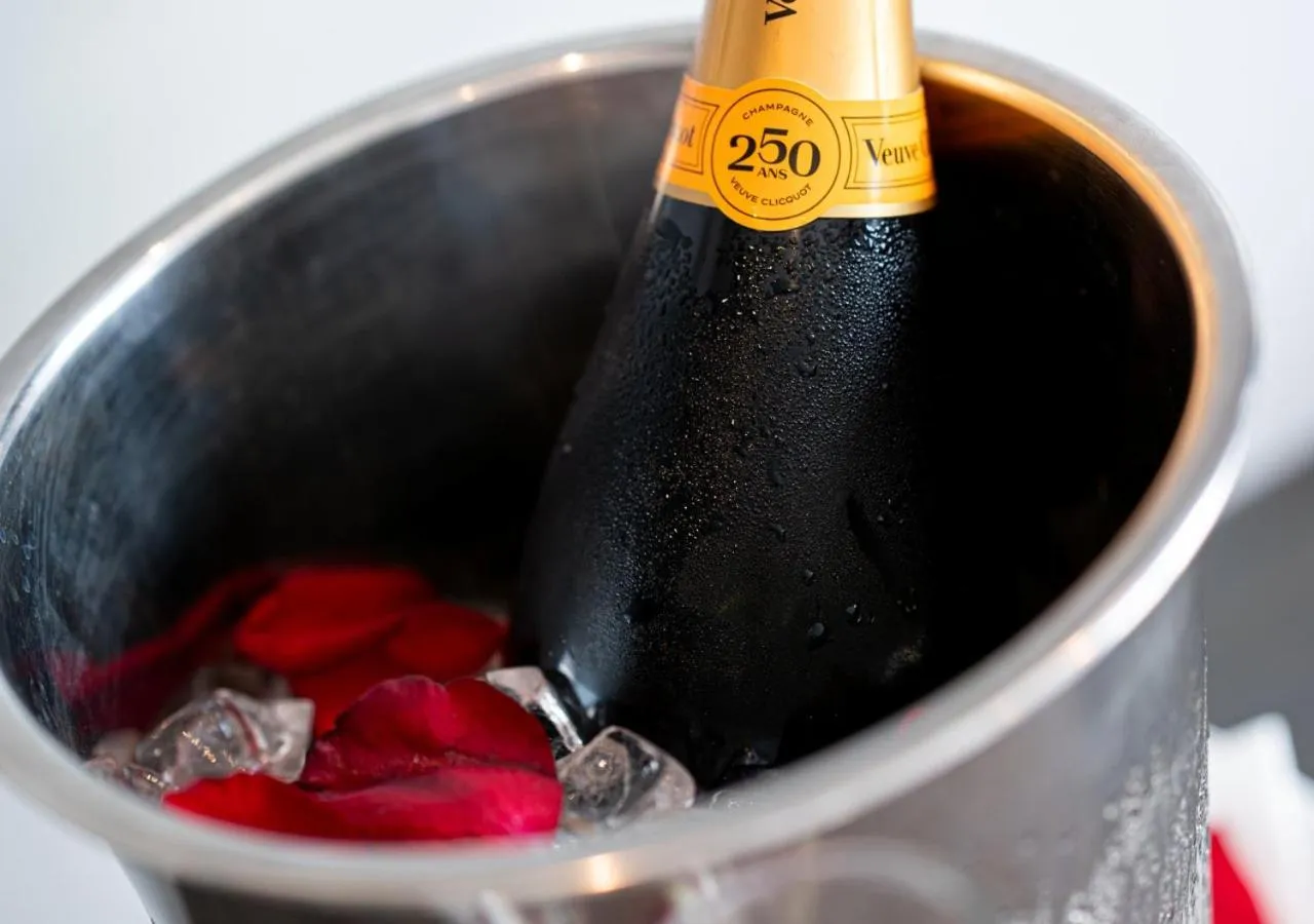 Lounge or bar in The Catalyst Apartment Hotel by NEWMARK