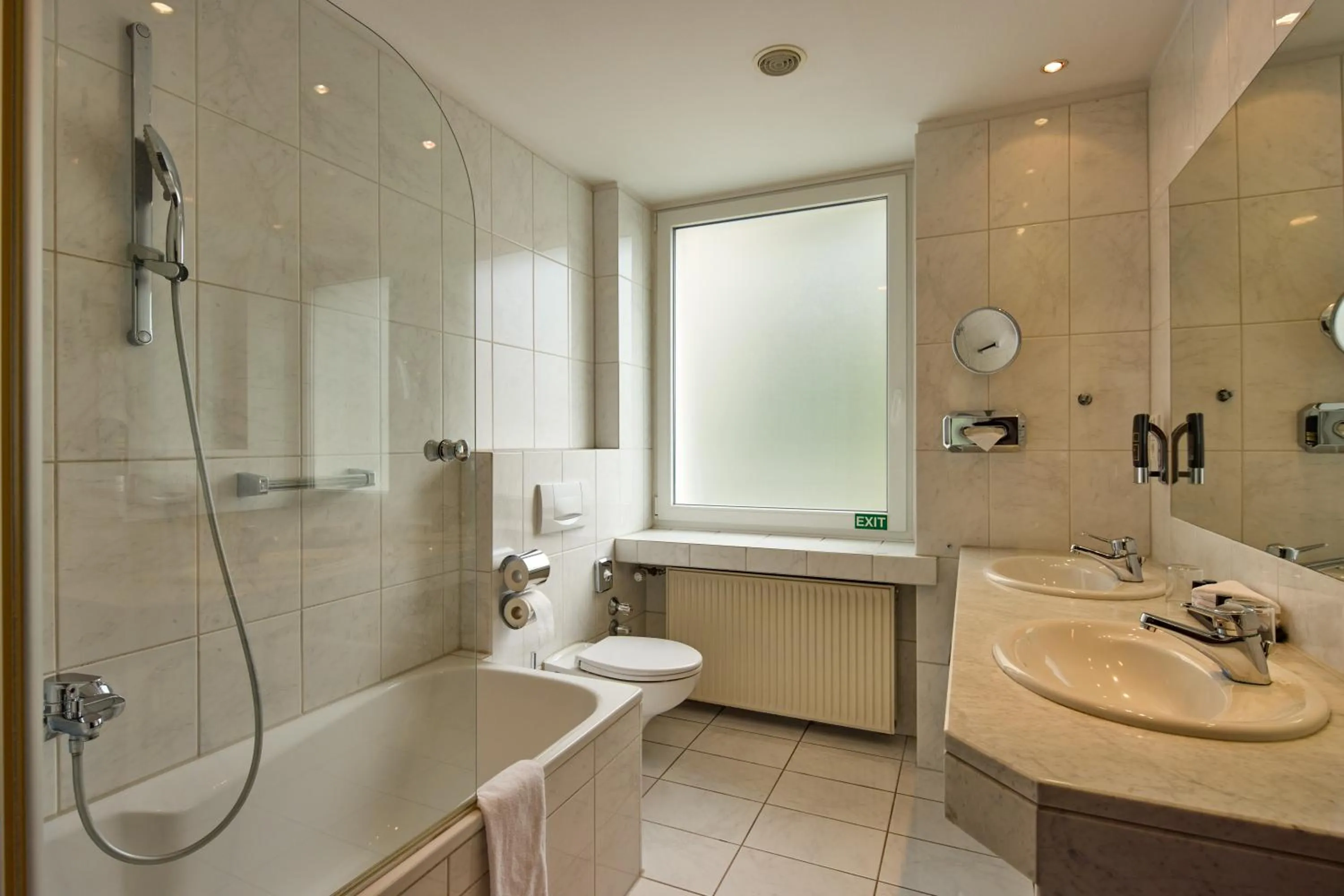 Bathroom in Trip Inn Hotel Esplanade, Düsseldorf