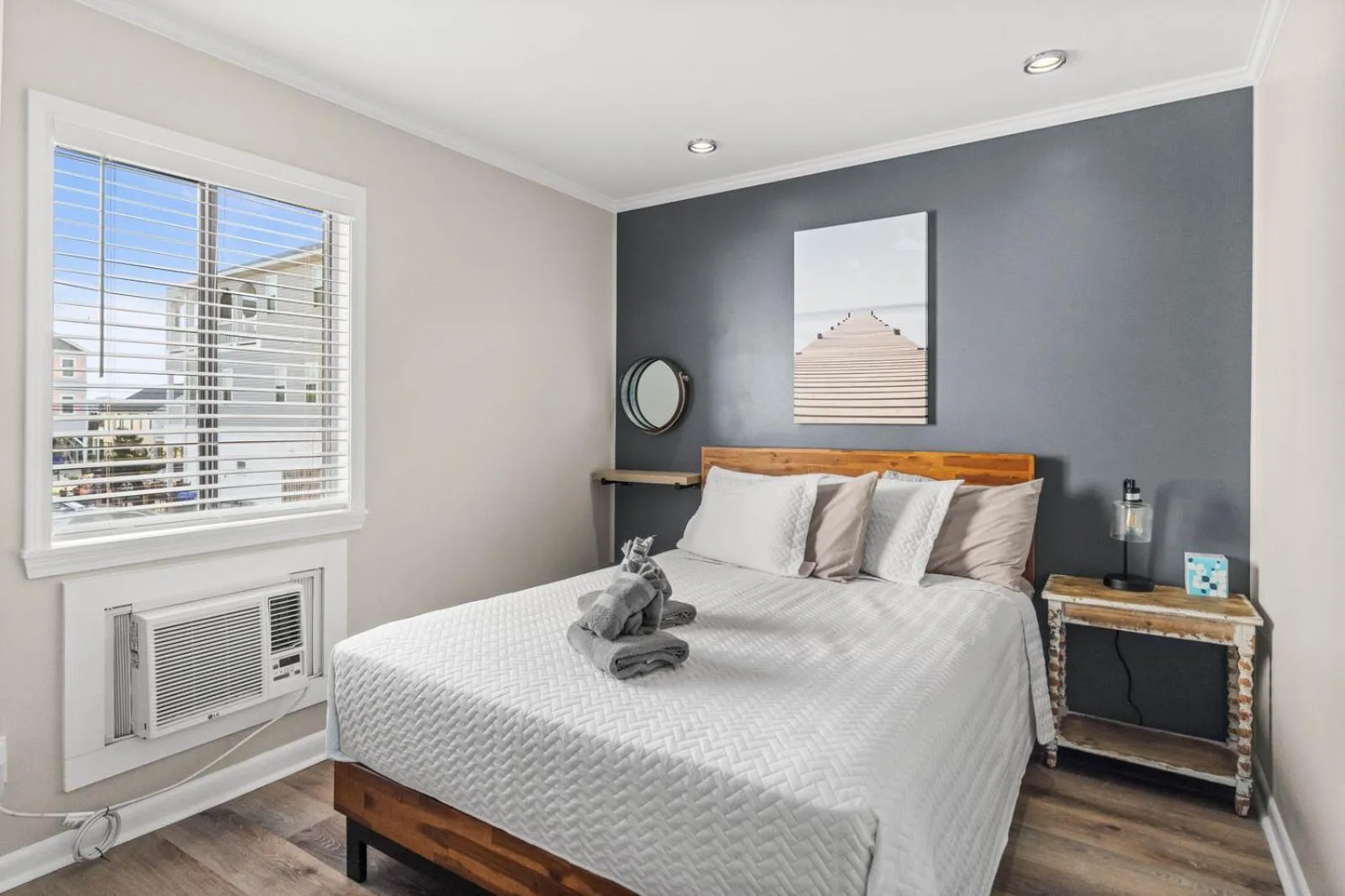 Bedroom, Bed in Dry Dock Inn