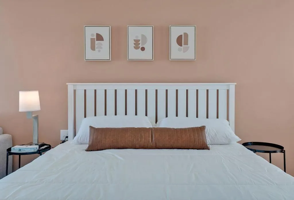 Bedroom, Bed in Dry Dock Inn