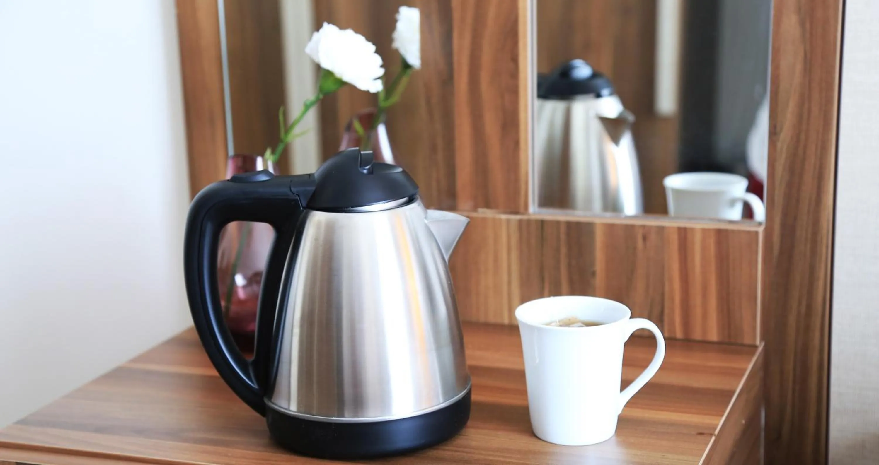Coffee/tea facilities in Burçman Hotel Vişne