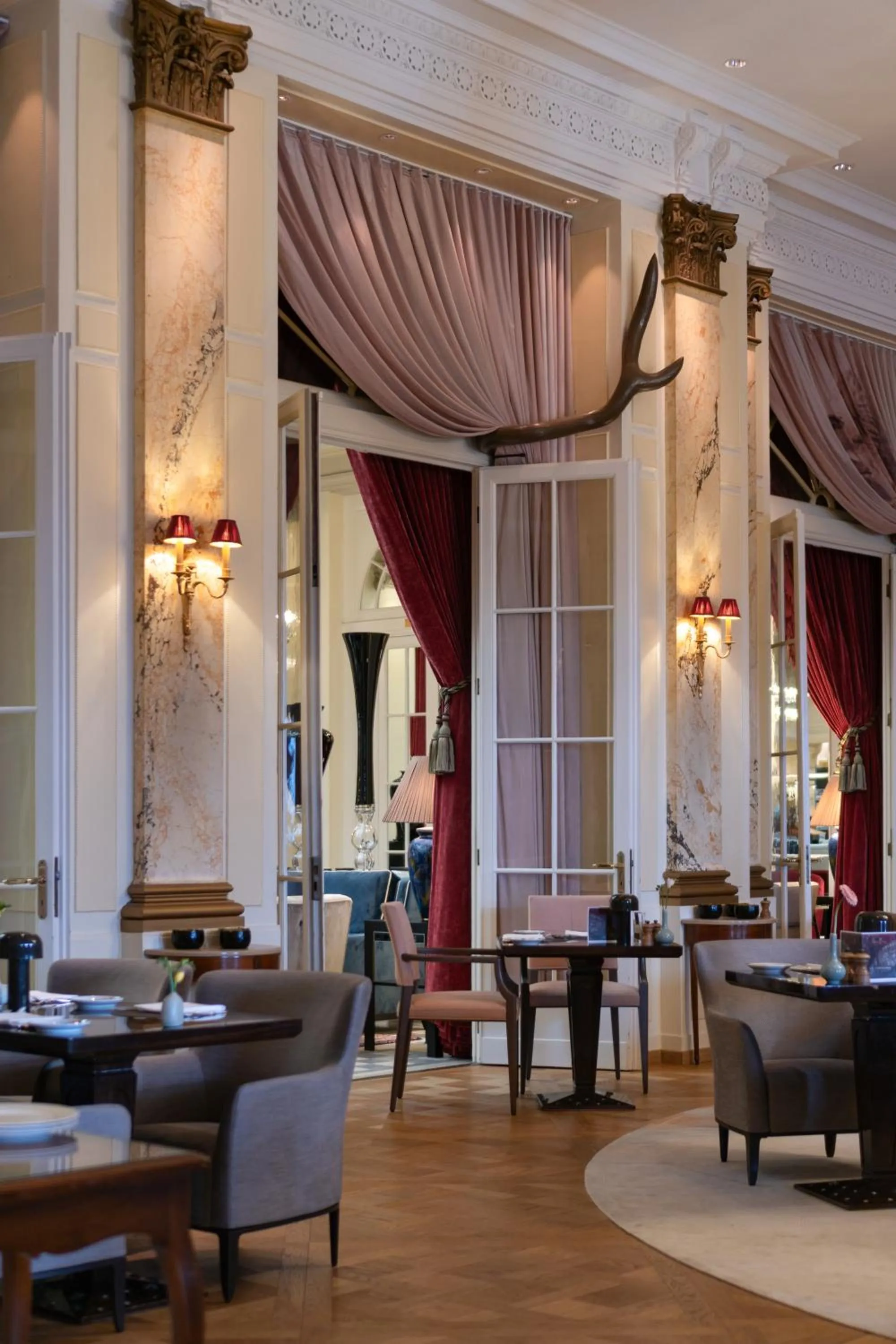 Restaurant/places to eat in Hotel Bellevue Palace Bern