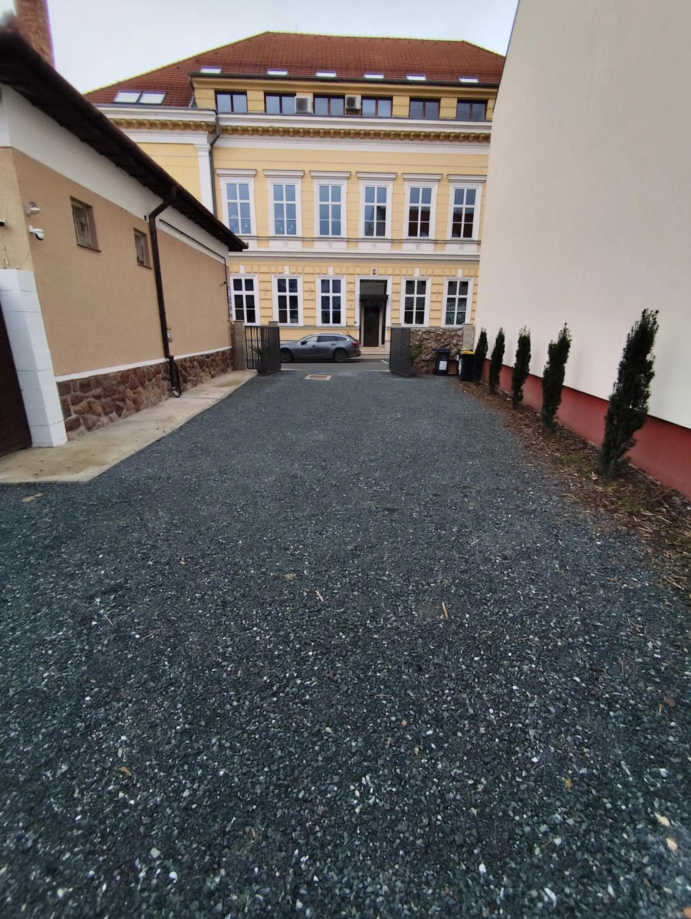 Parking in Szent Kristóf Apartmanhotel