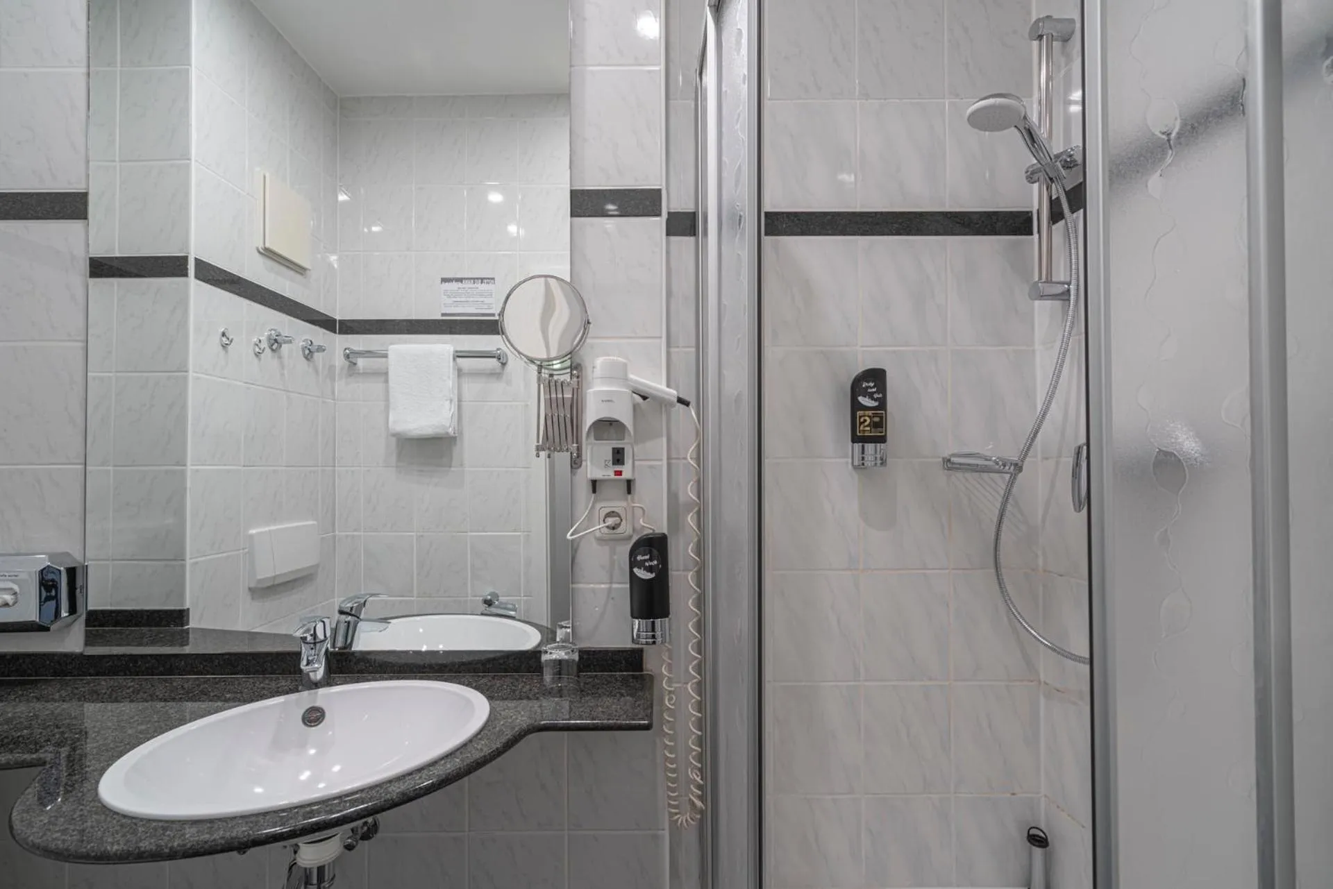 Shower in BIG MAMA Leipzig