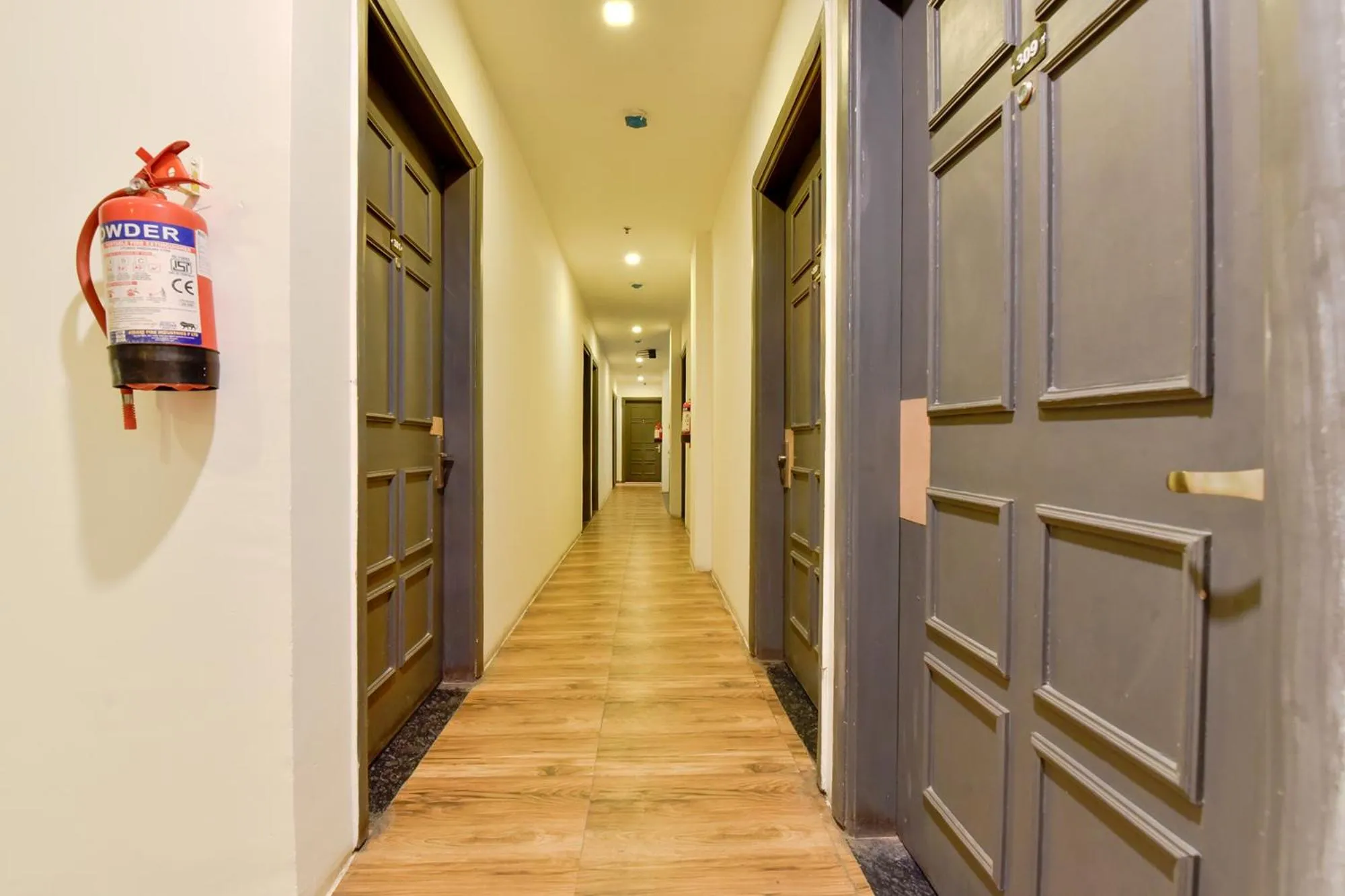 Lobby or reception in OYO 79651 TownHouse OTH Buddhi