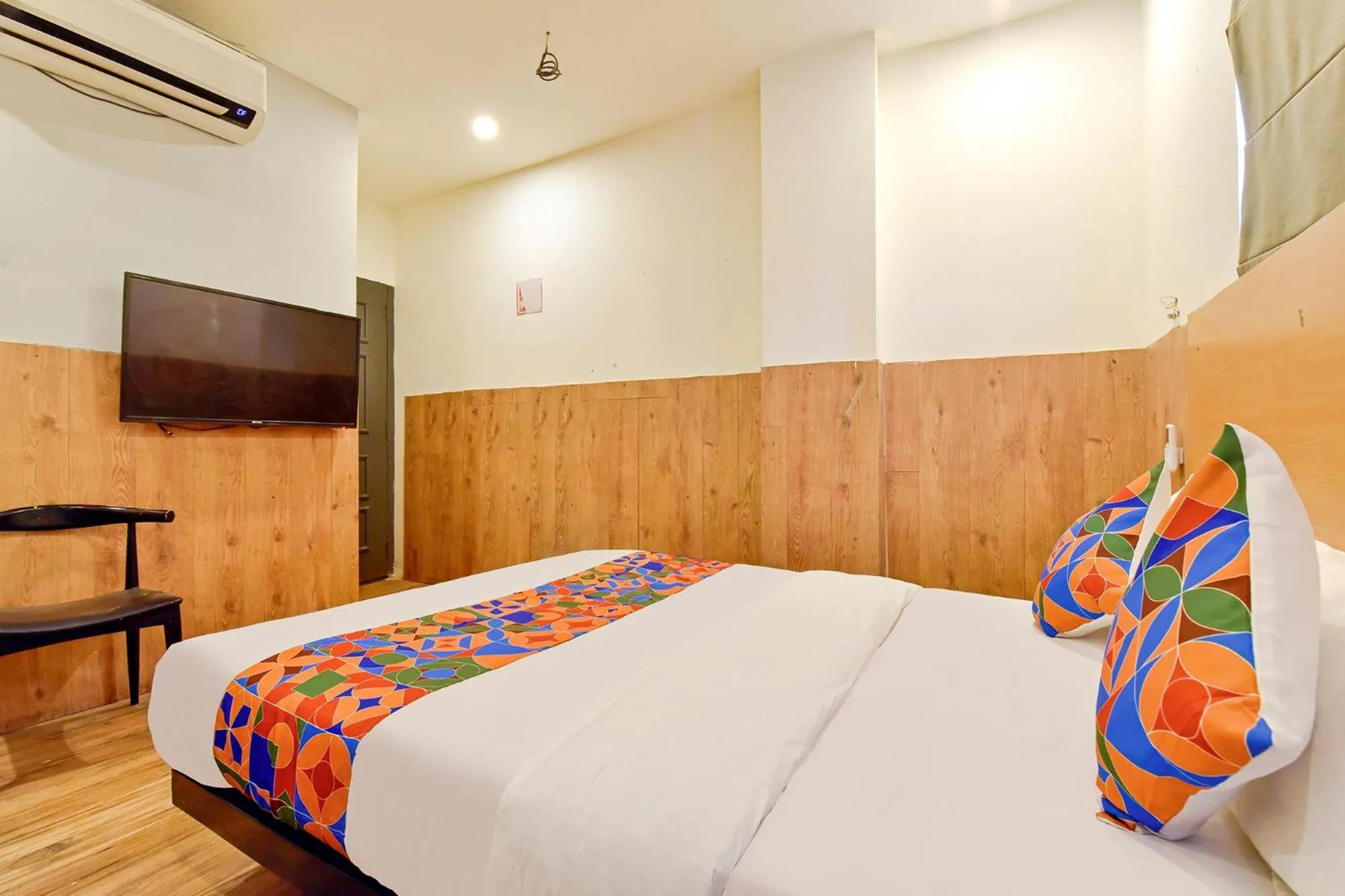 Bed in OYO 79651 TownHouse OTH Buddhi