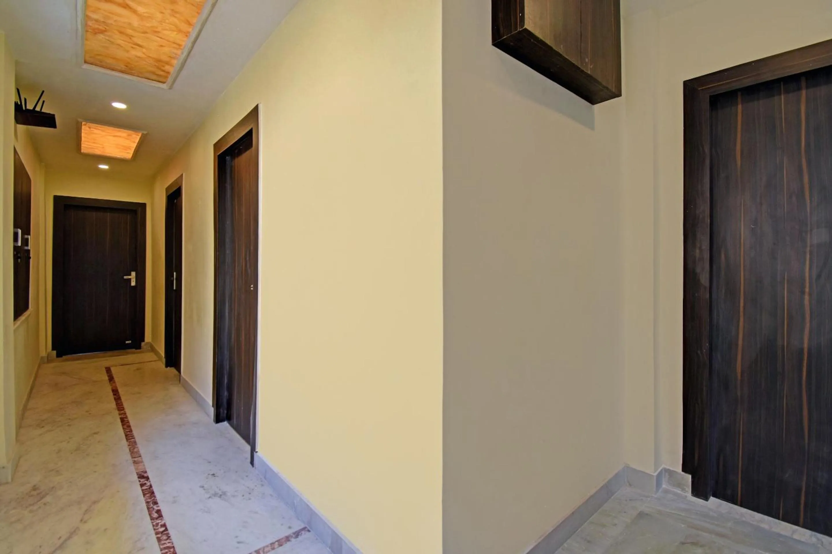 Lobby or reception in Super Collection O Ketan Regency Near Acropolis Mall