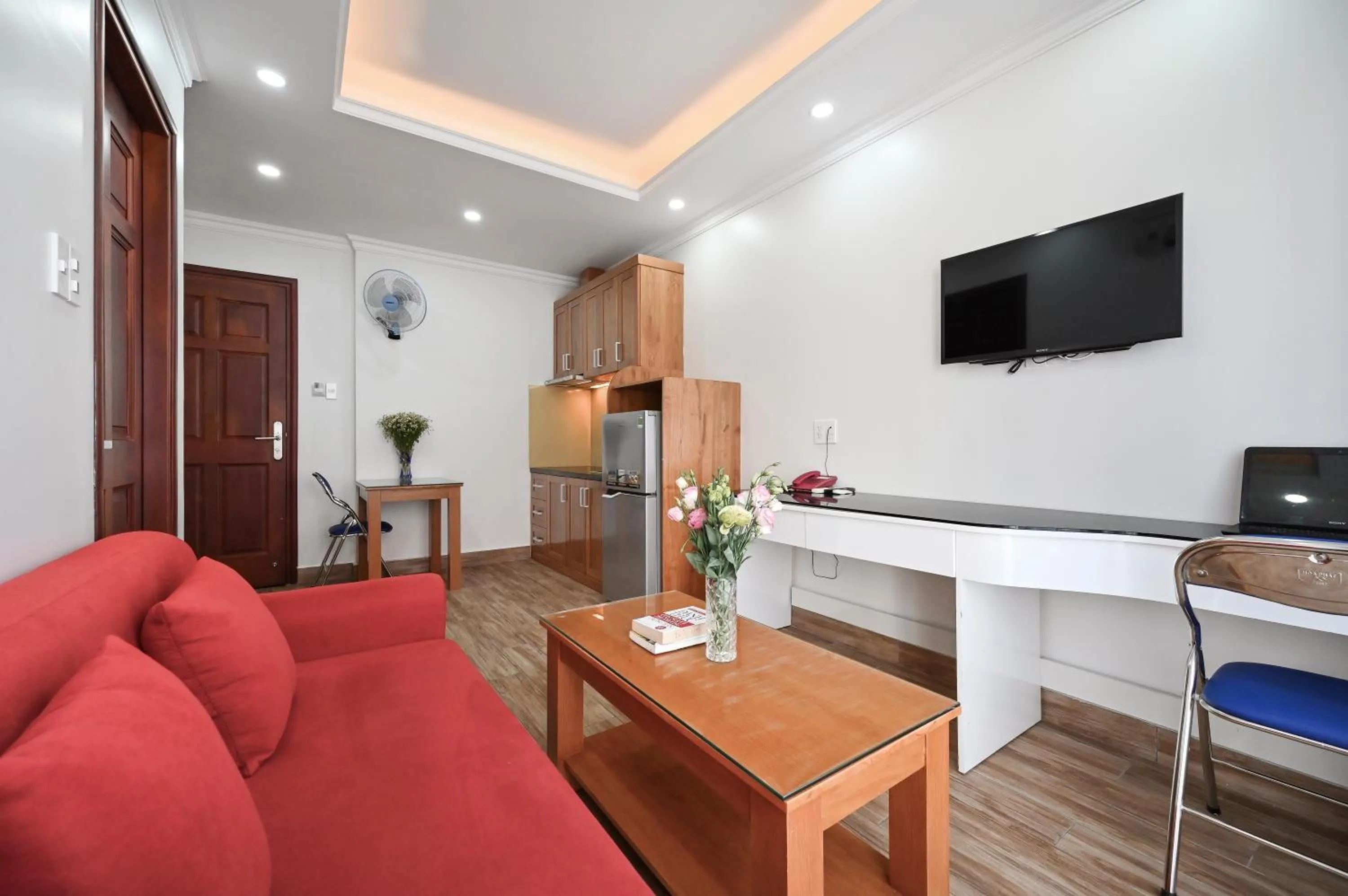 Communal lounge/ TV room in Genie Hotel & Serviced Apartments