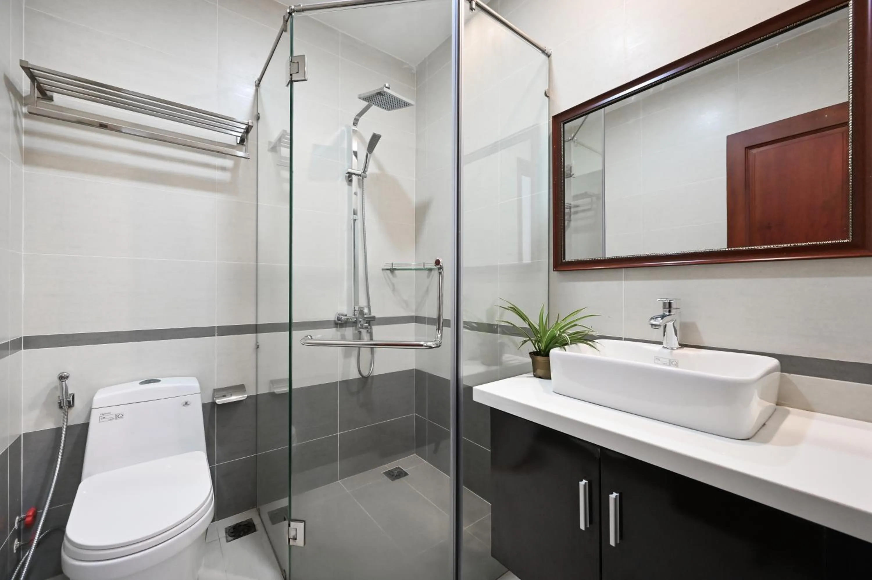Bathroom in Genie Hotel & Serviced Apartments