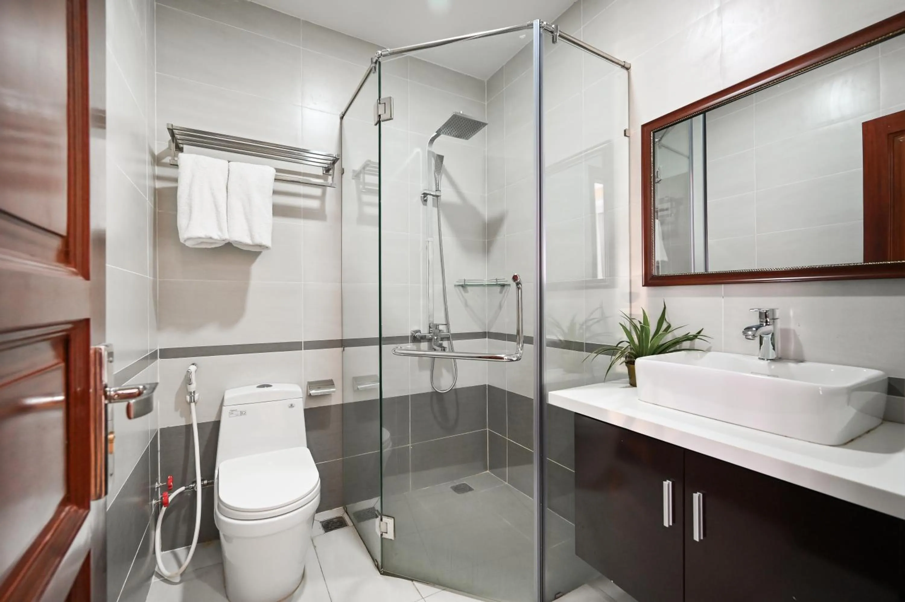 Bathroom in Genie Hotel & Serviced Apartments
