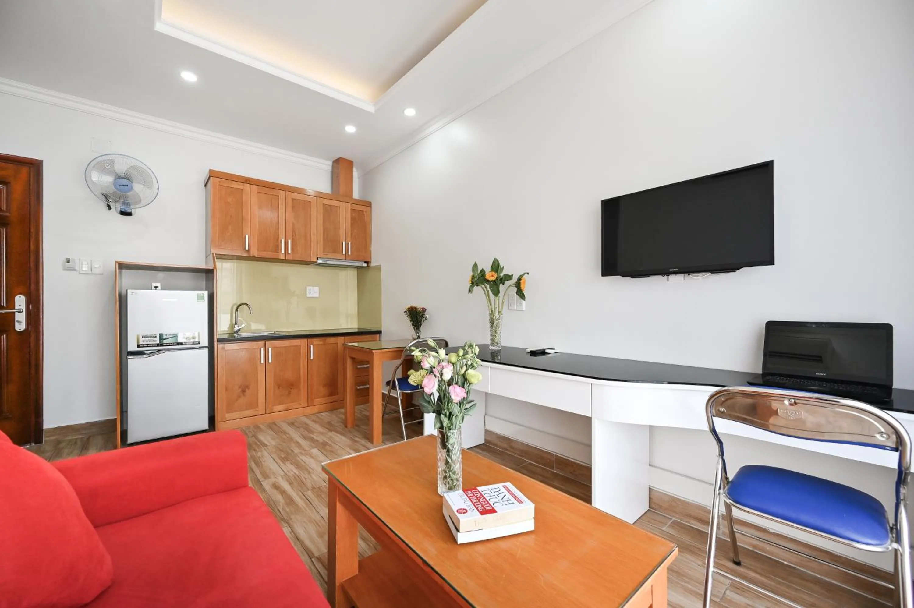 Communal lounge/ TV room in Genie Hotel & Serviced Apartments