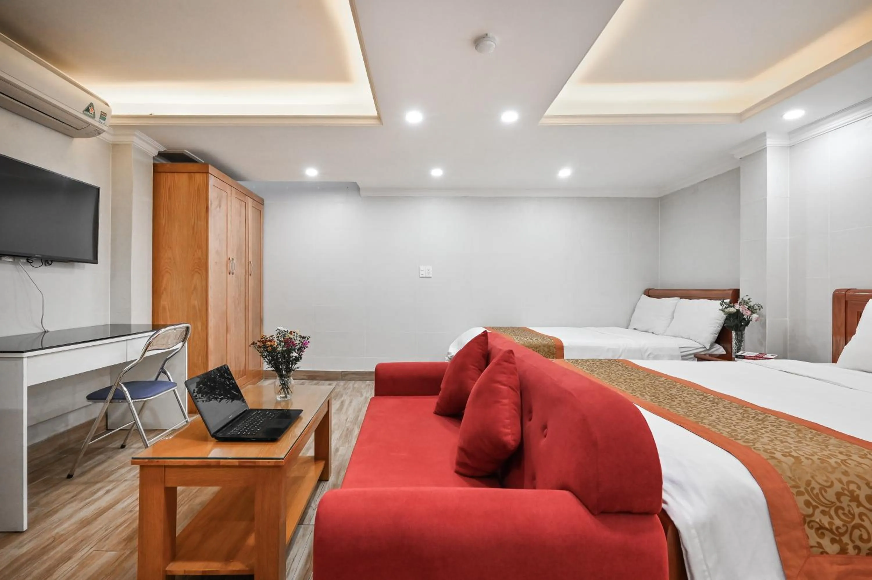 Living room, Bed in Genie Hotel & Serviced Apartments