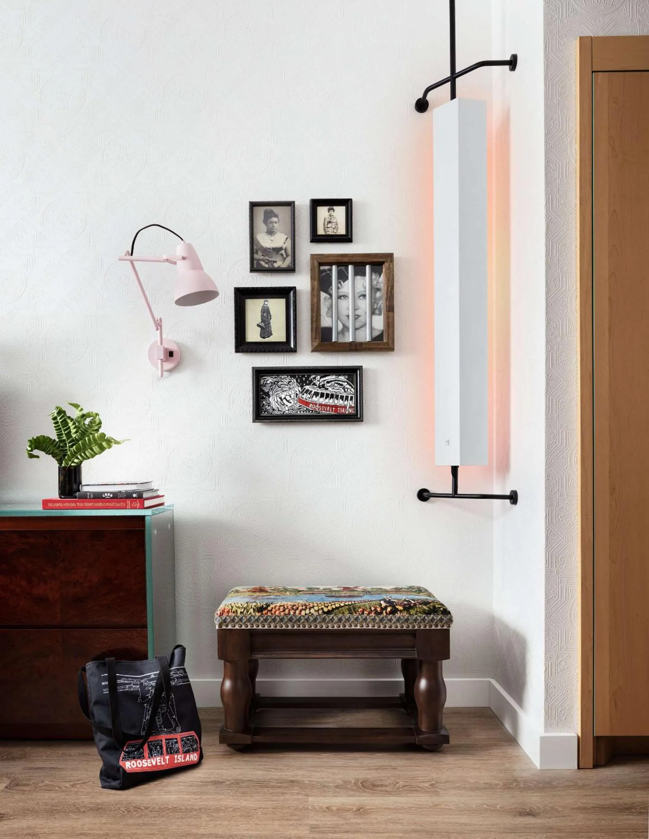 Photo of the whole room in Graduate by Hilton New York