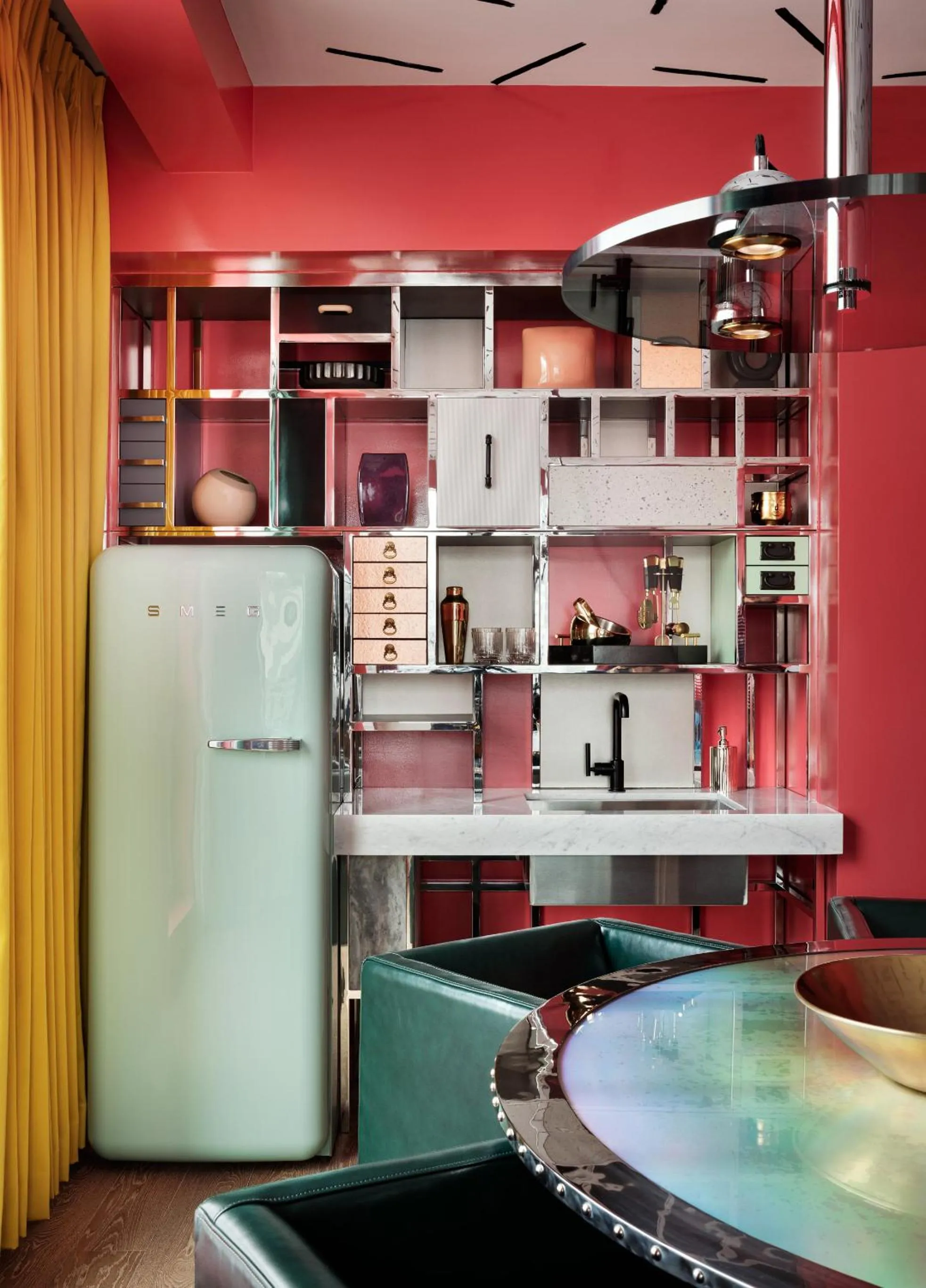 oven in Graduate by Hilton New York