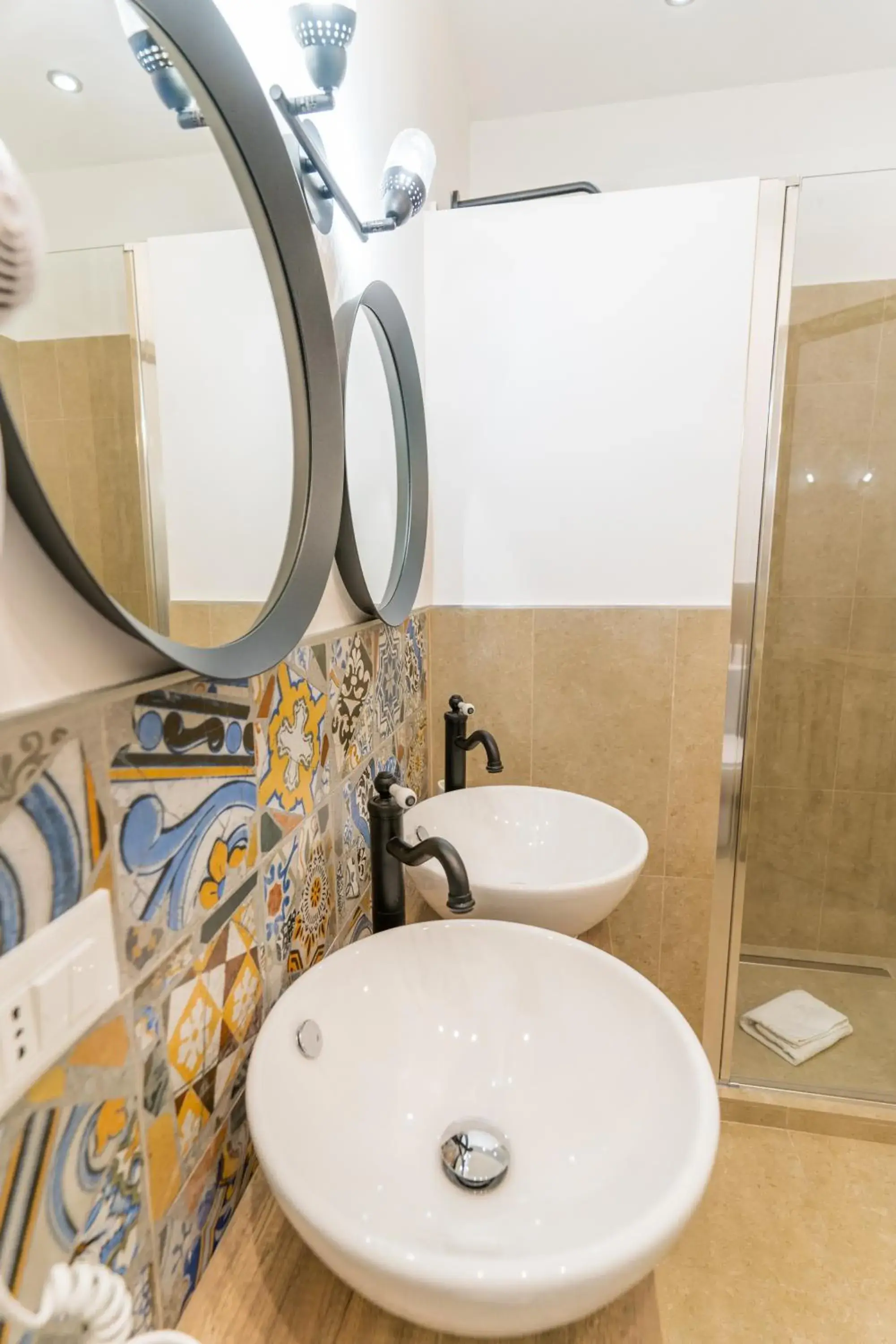 Family Suite with Balcony - single occupancy in Mama Tita Rooms and Breakfast Family Suite with Balcony - single occupancy in Mama Tita Rooms and Breakfast