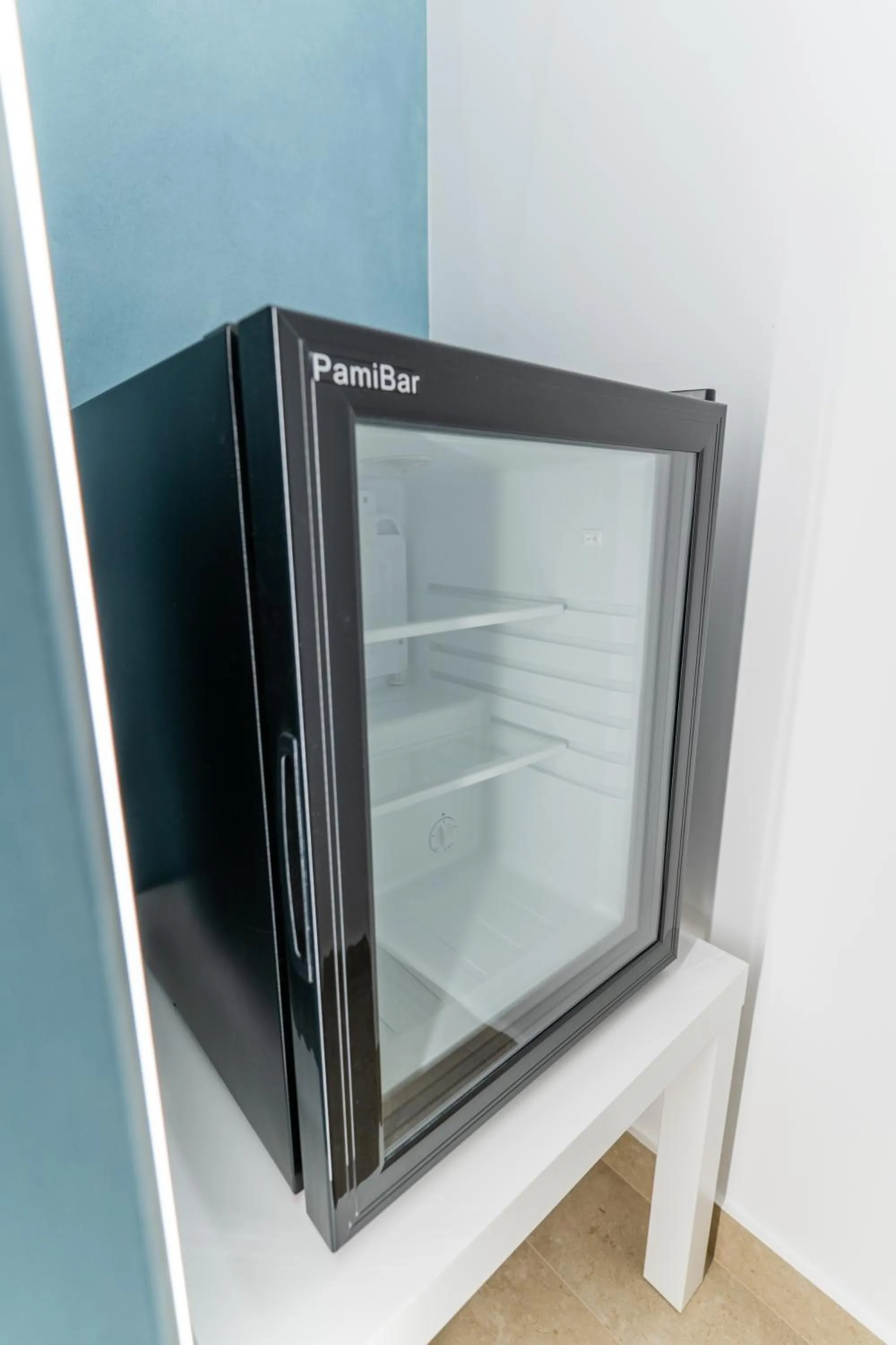 oven in Mama Tita Rooms and Breakfast