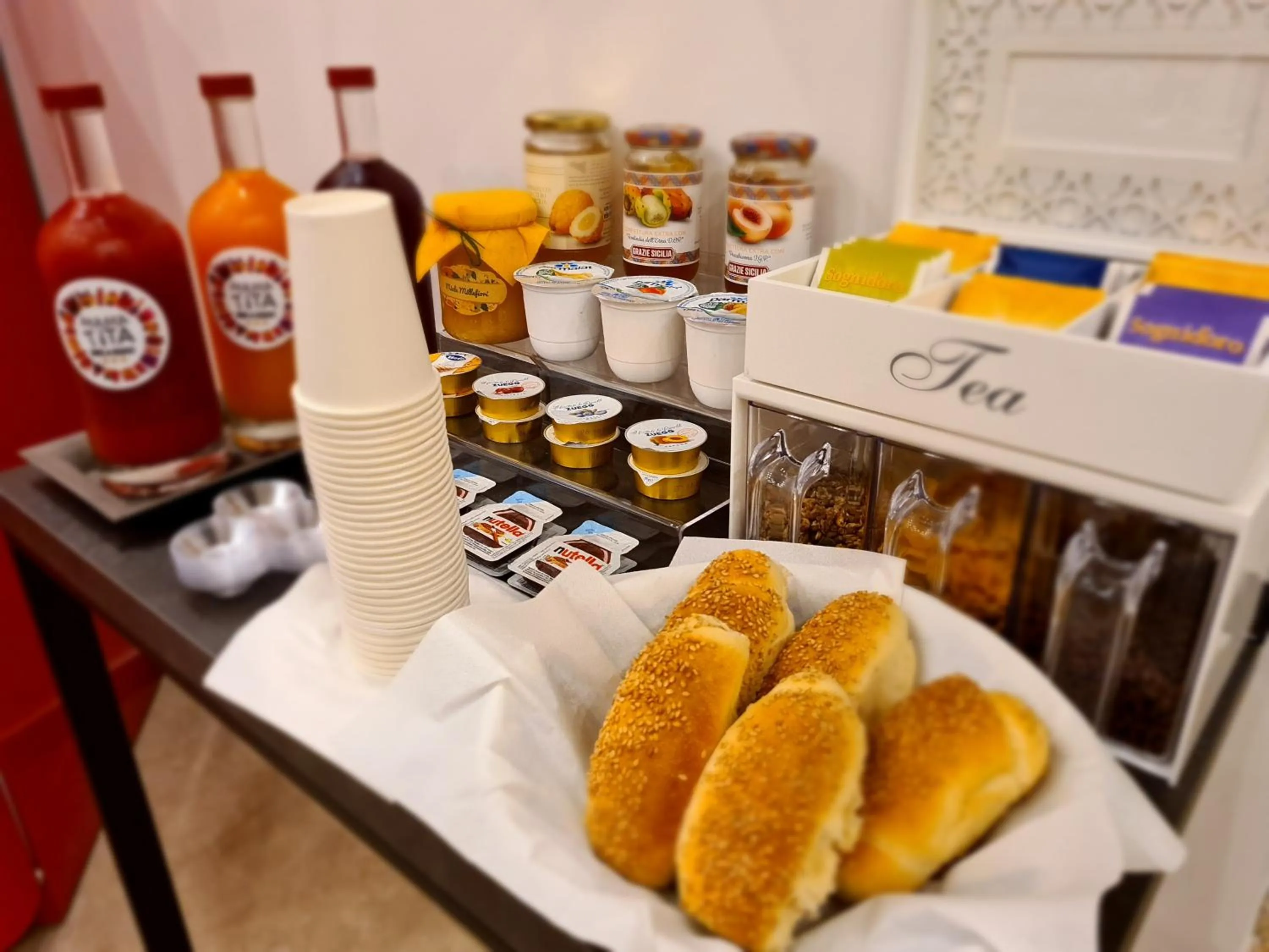 Breakfast in Mama Tita Rooms and Breakfast