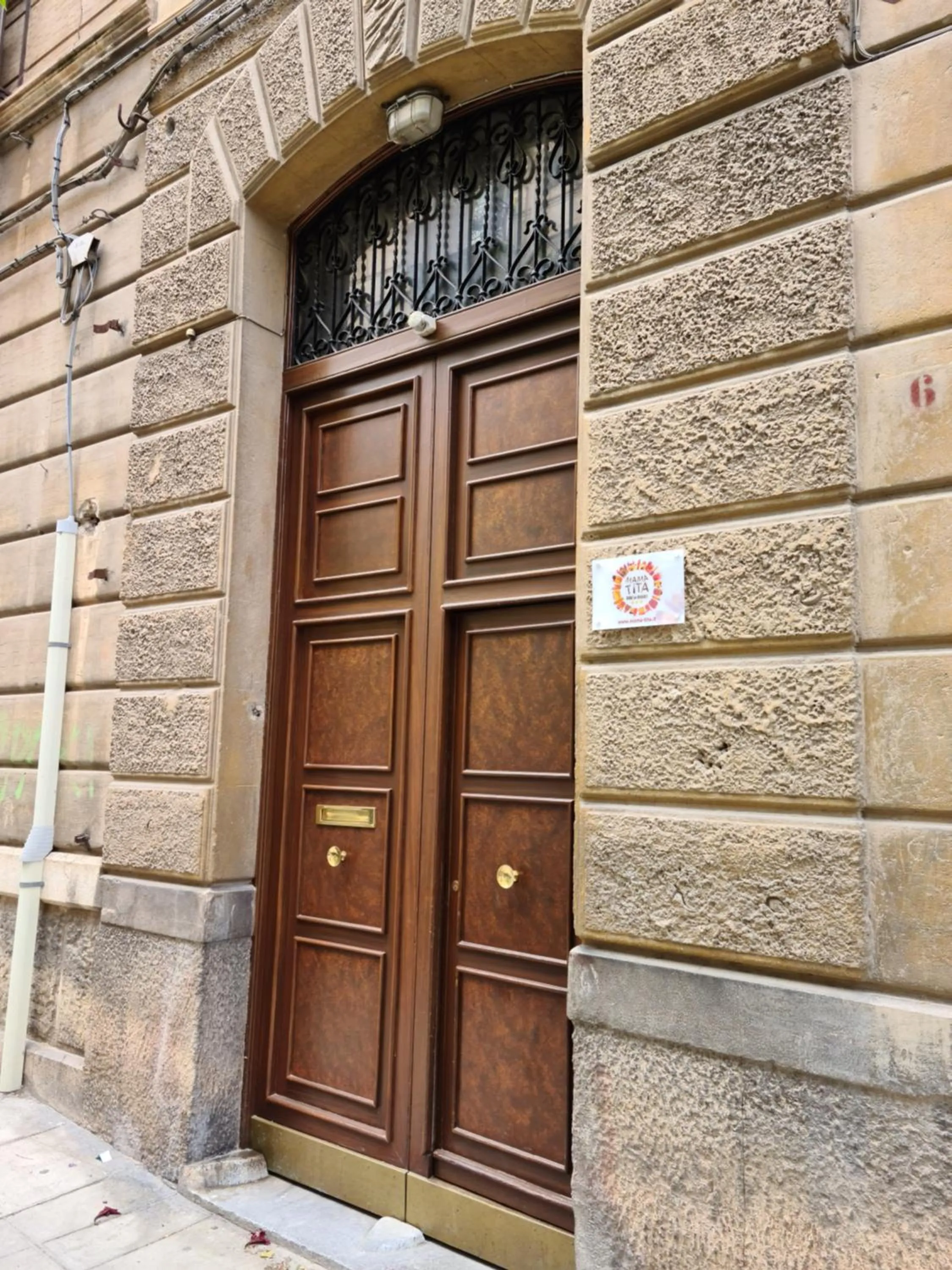 Property building in Mama Tita Rooms and Breakfast