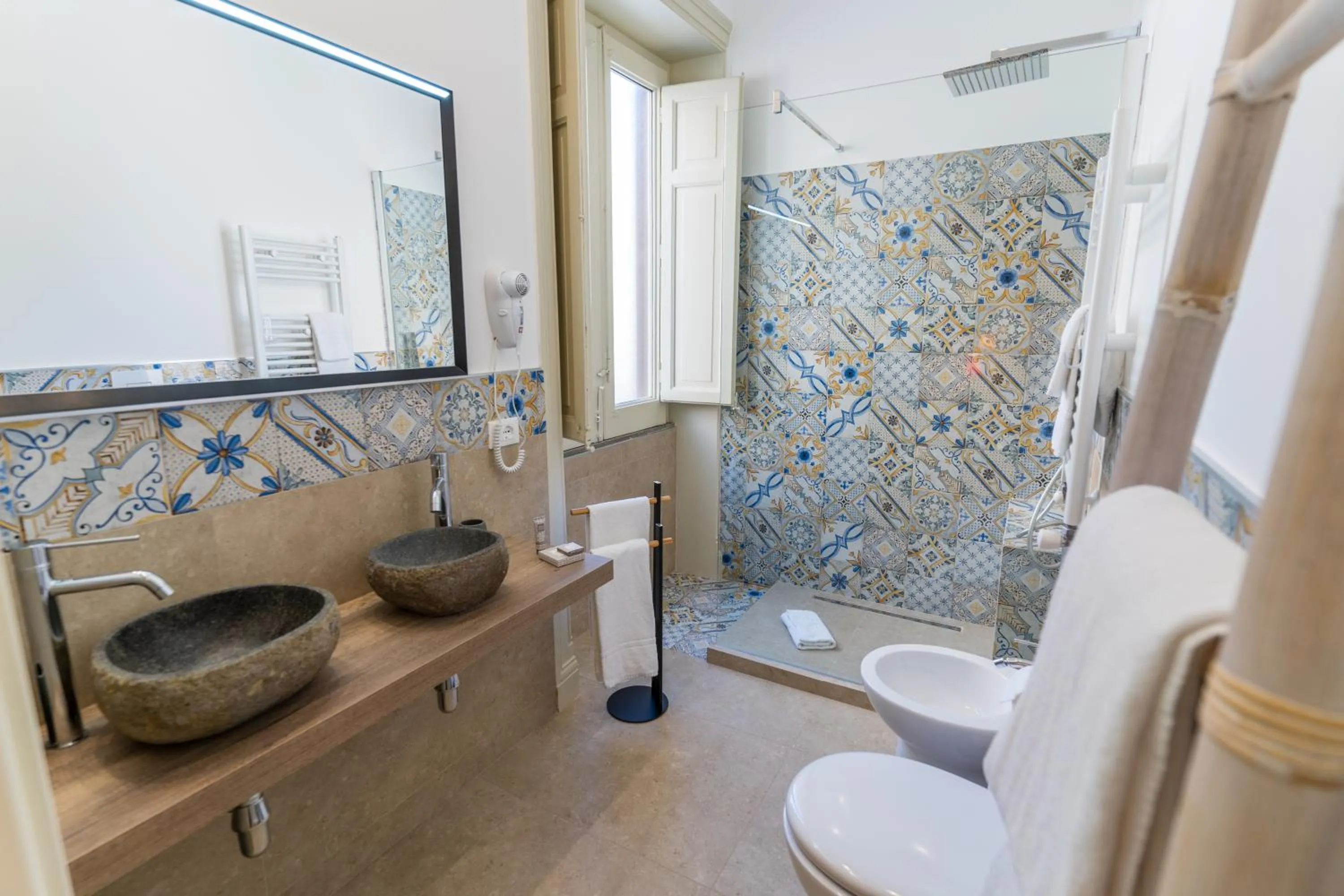 Shower in Mama Tita Rooms and Breakfast