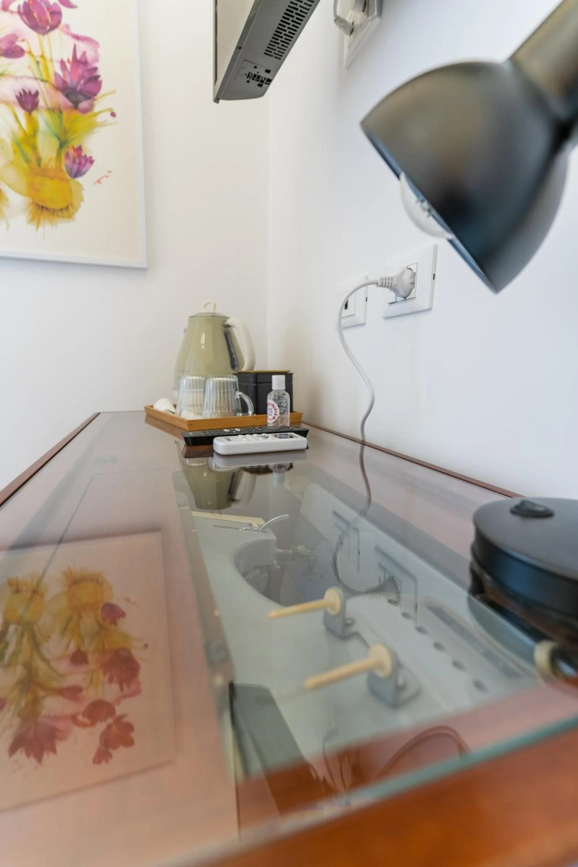 Coffee/tea facilities in Mama Tita Rooms and Breakfast