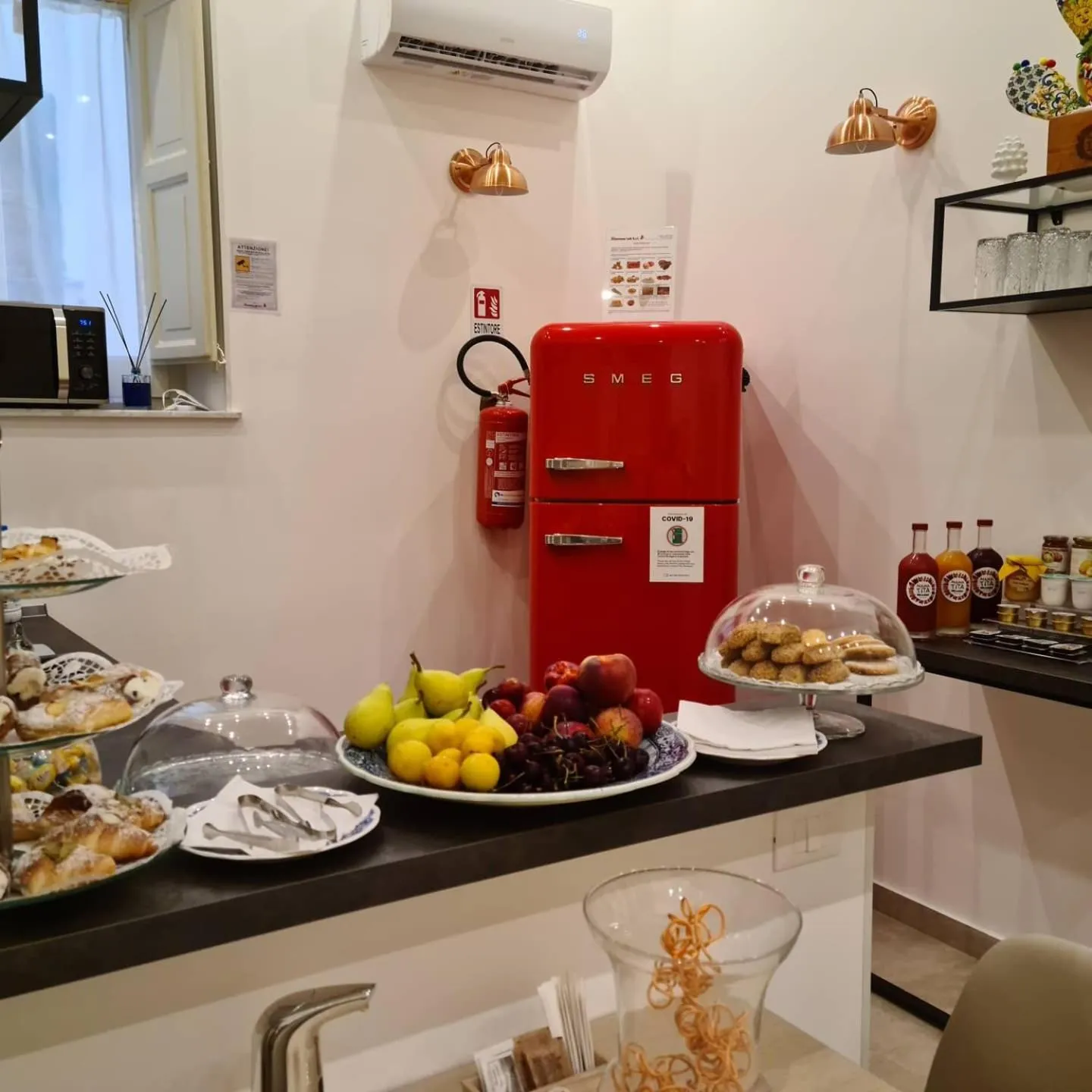 Breakfast in Mama Tita Rooms and Breakfast