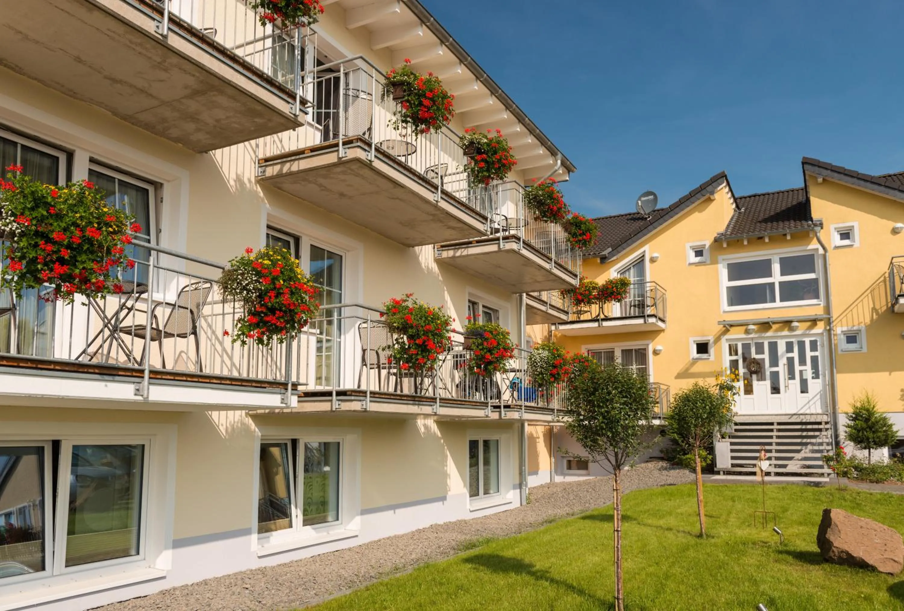 Facade/entrance in Brauers Landarthotel GmbH