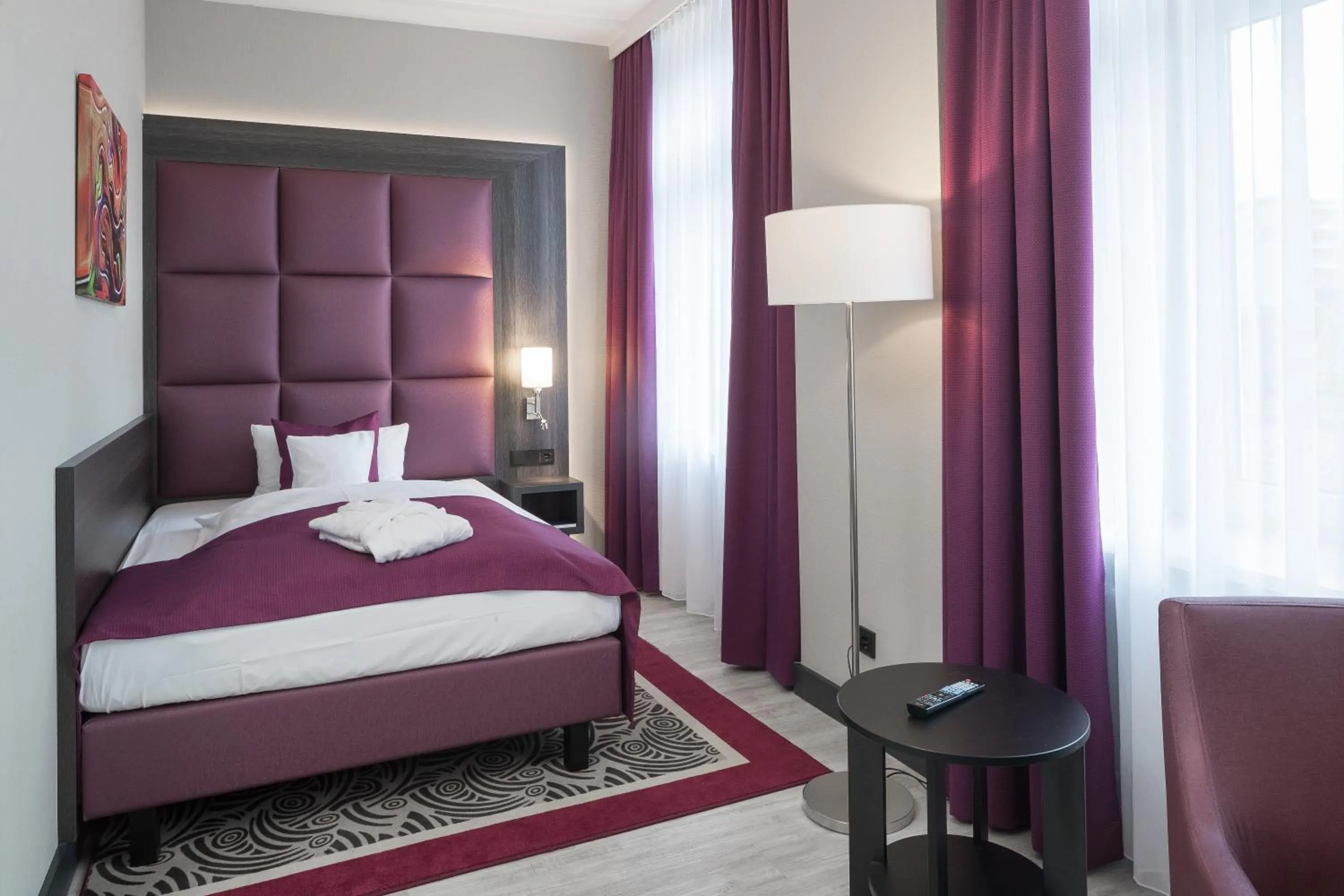 Photo of the whole room, Bed in Hotel Chemnitzer Hof