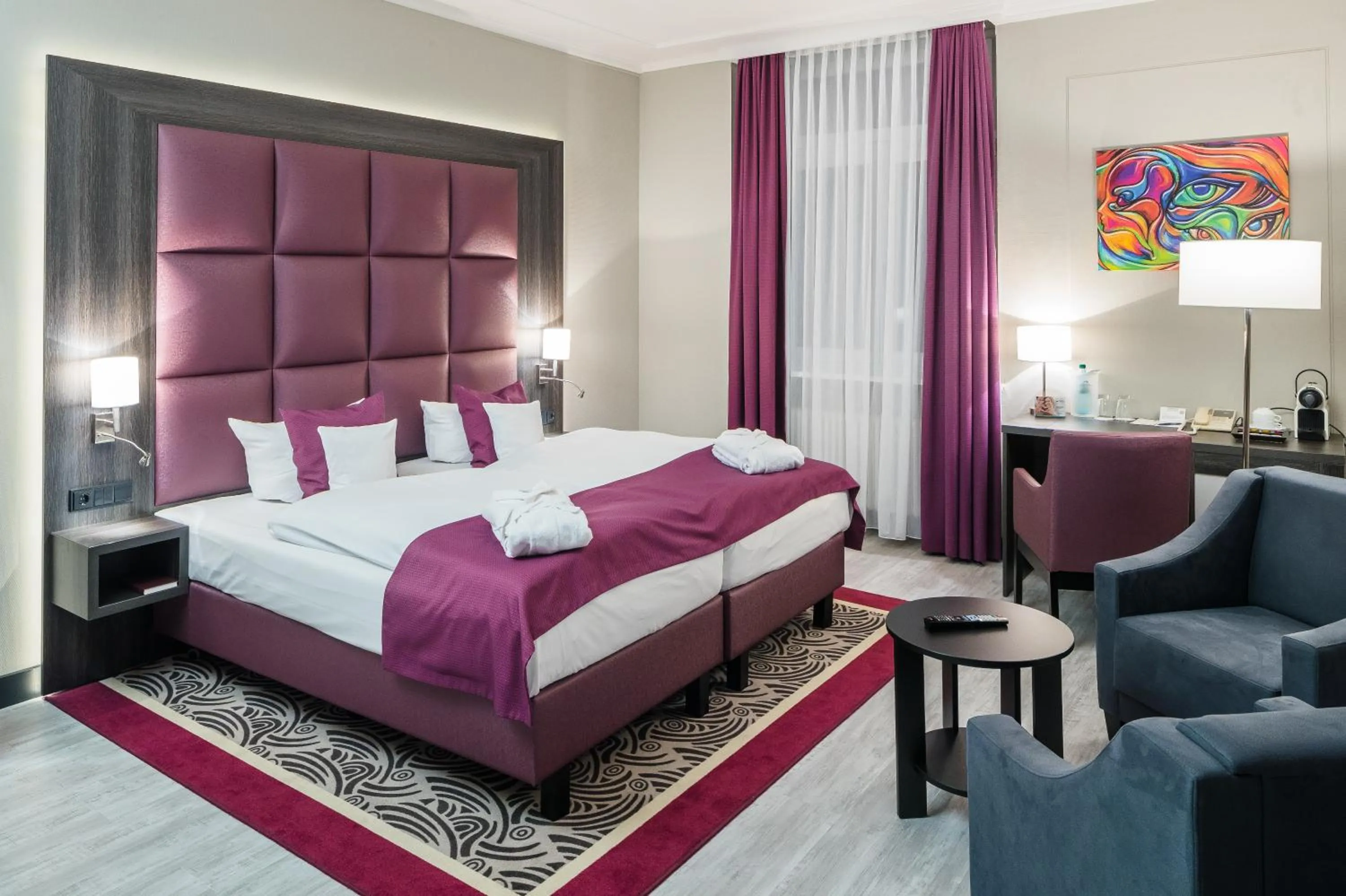 Photo of the whole room, Bed in Hotel Chemnitzer Hof