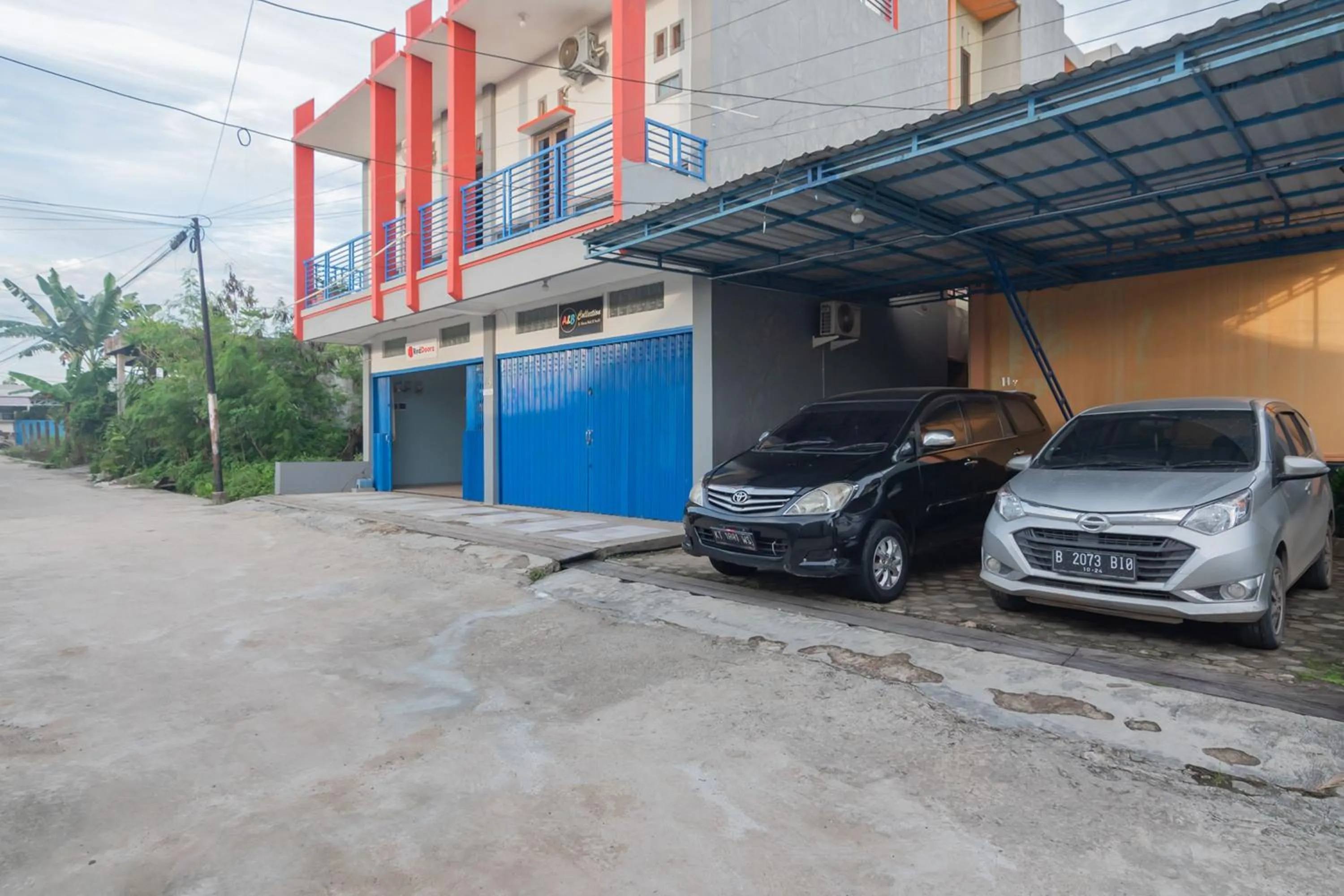 Property building in RedDoorz Syariah near Jalan Jakarta Samarinda