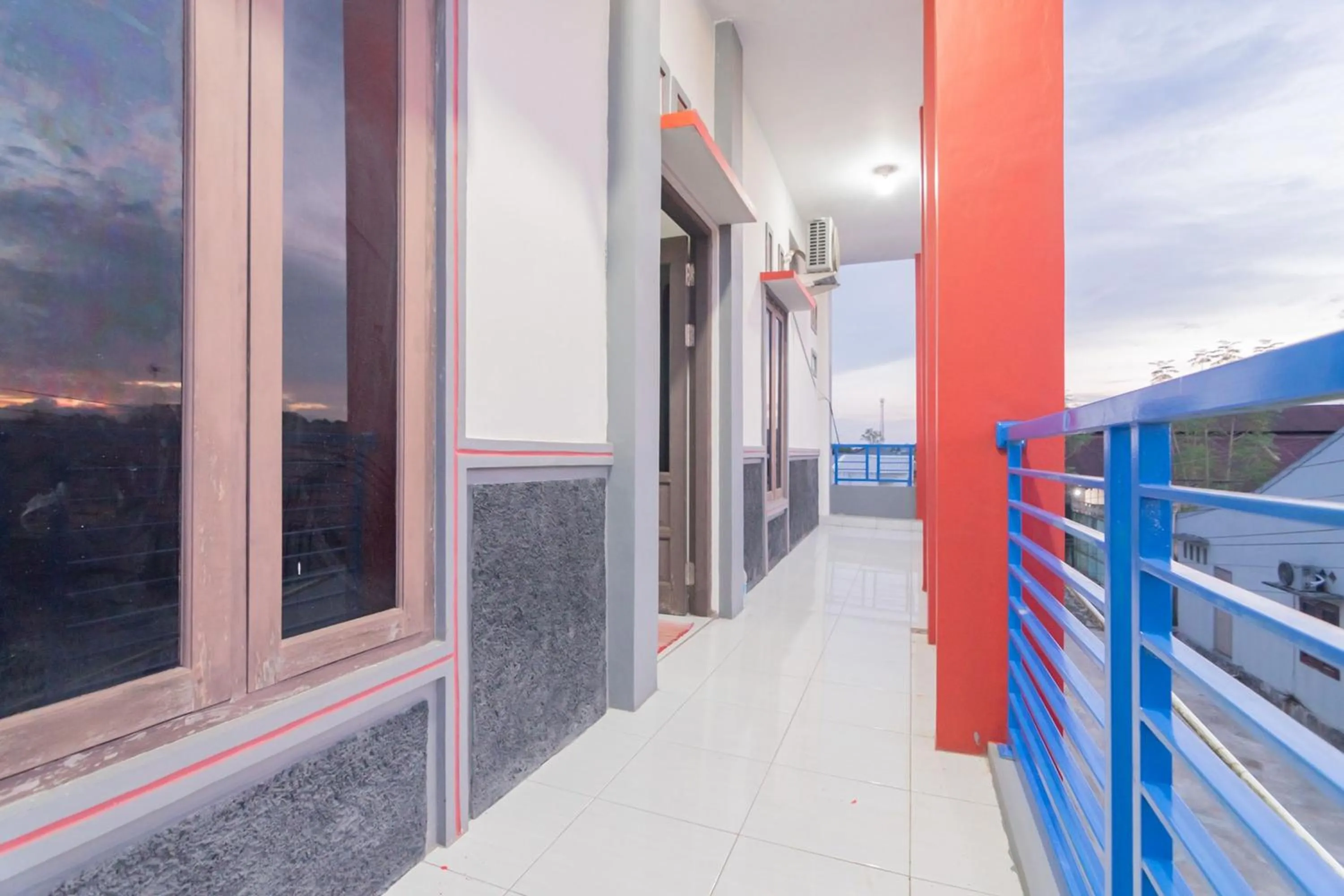 Property building in RedDoorz Syariah near Jalan Jakarta Samarinda