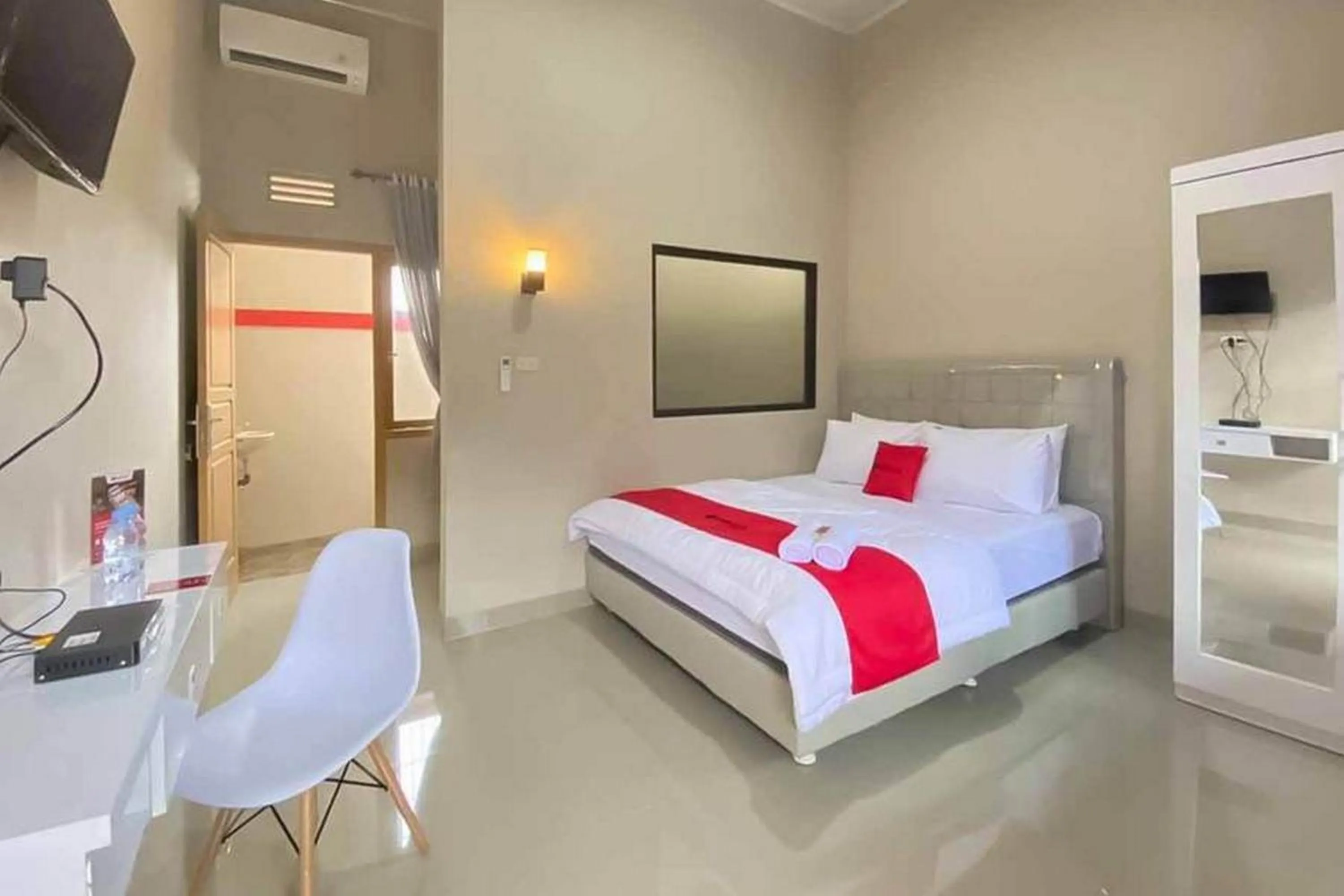 RedDoorz Syariah near Hajimena Lampung