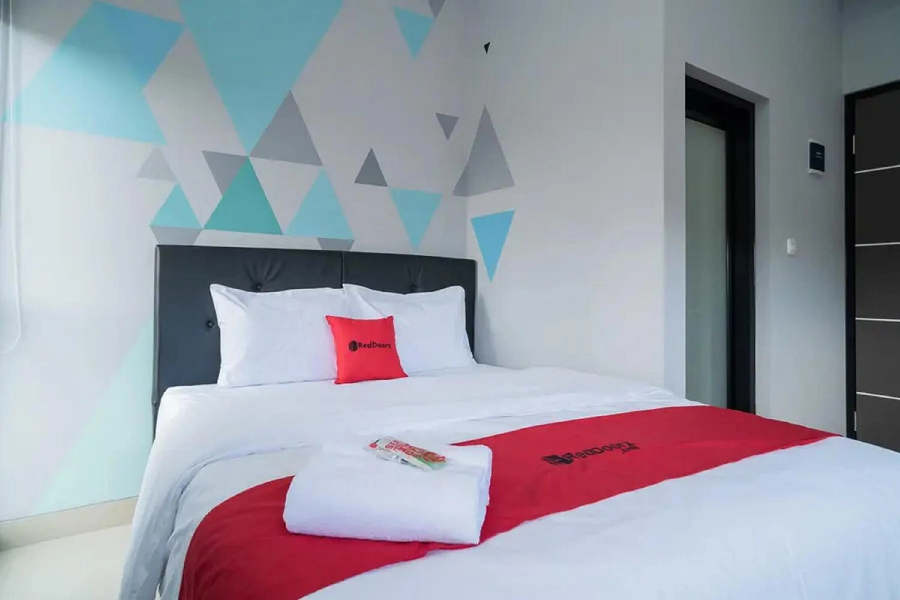 Bed in RedDoorz near Sindu Kusuma Edupark 3