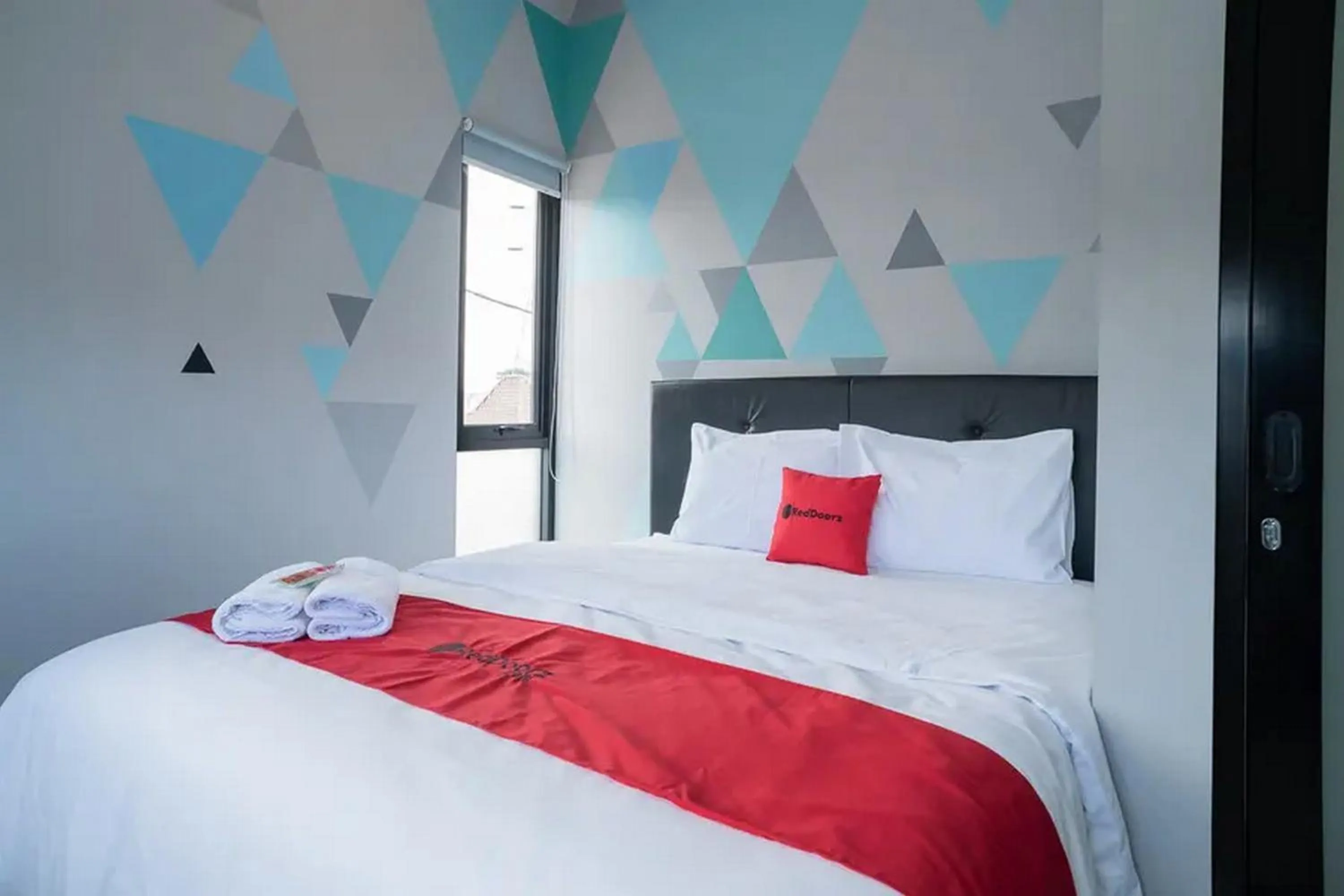 Bed in RedDoorz near Sindu Kusuma Edupark 3
