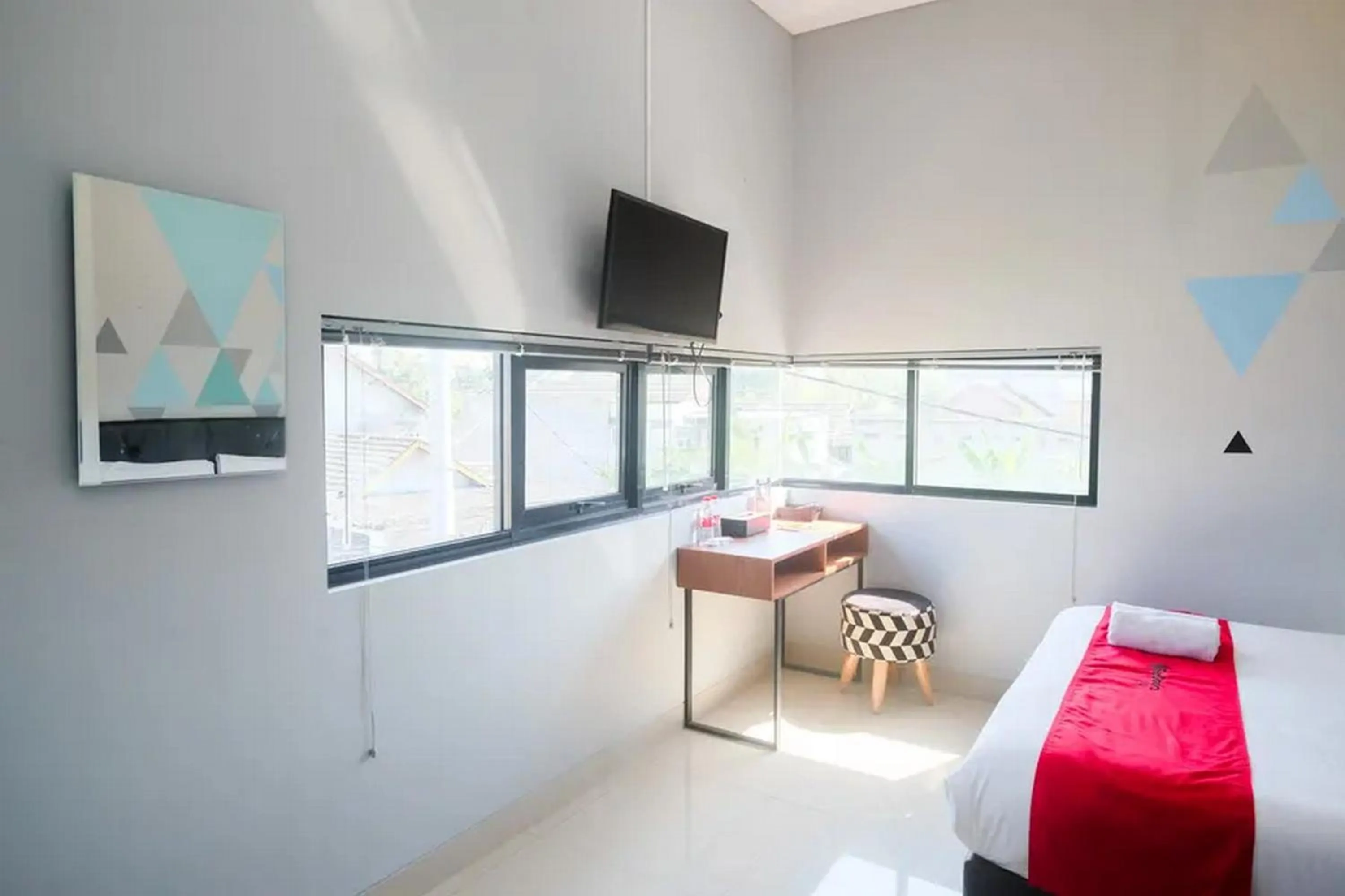 Bedroom, Bed in RedDoorz near Sindu Kusuma Edupark 3