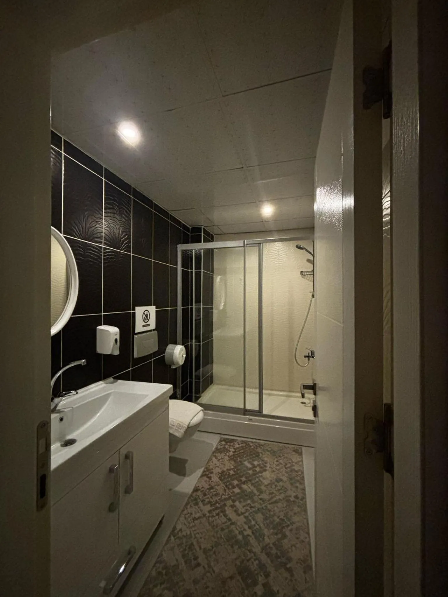 Bathroom in Alfa Apart Hotel